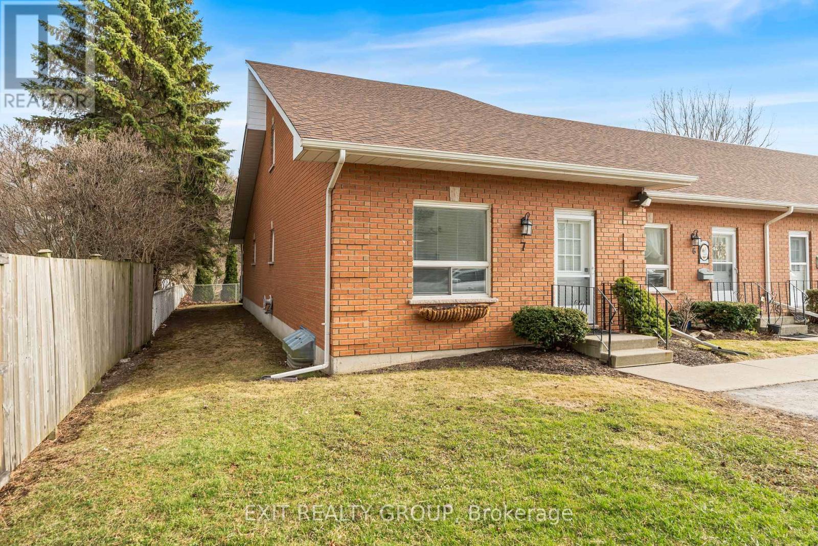 Property at #7-45 PRINCE EDWARD STREET image 3