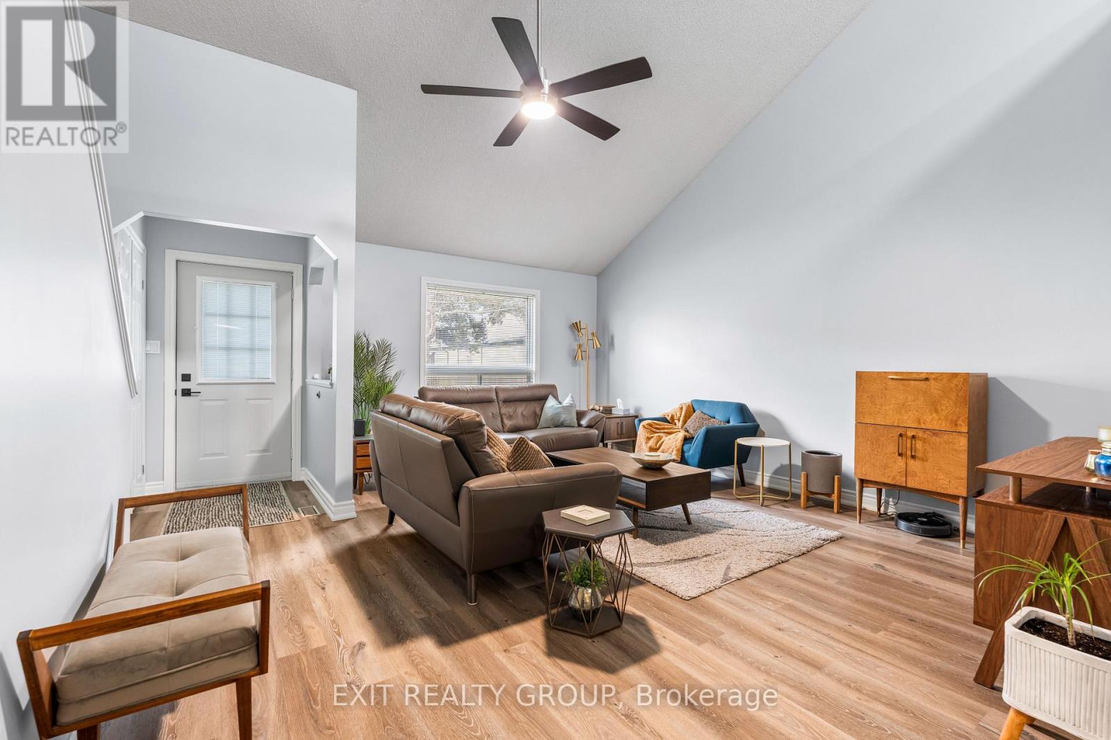 Property at #7-45 PRINCE EDWARD STREET image 5