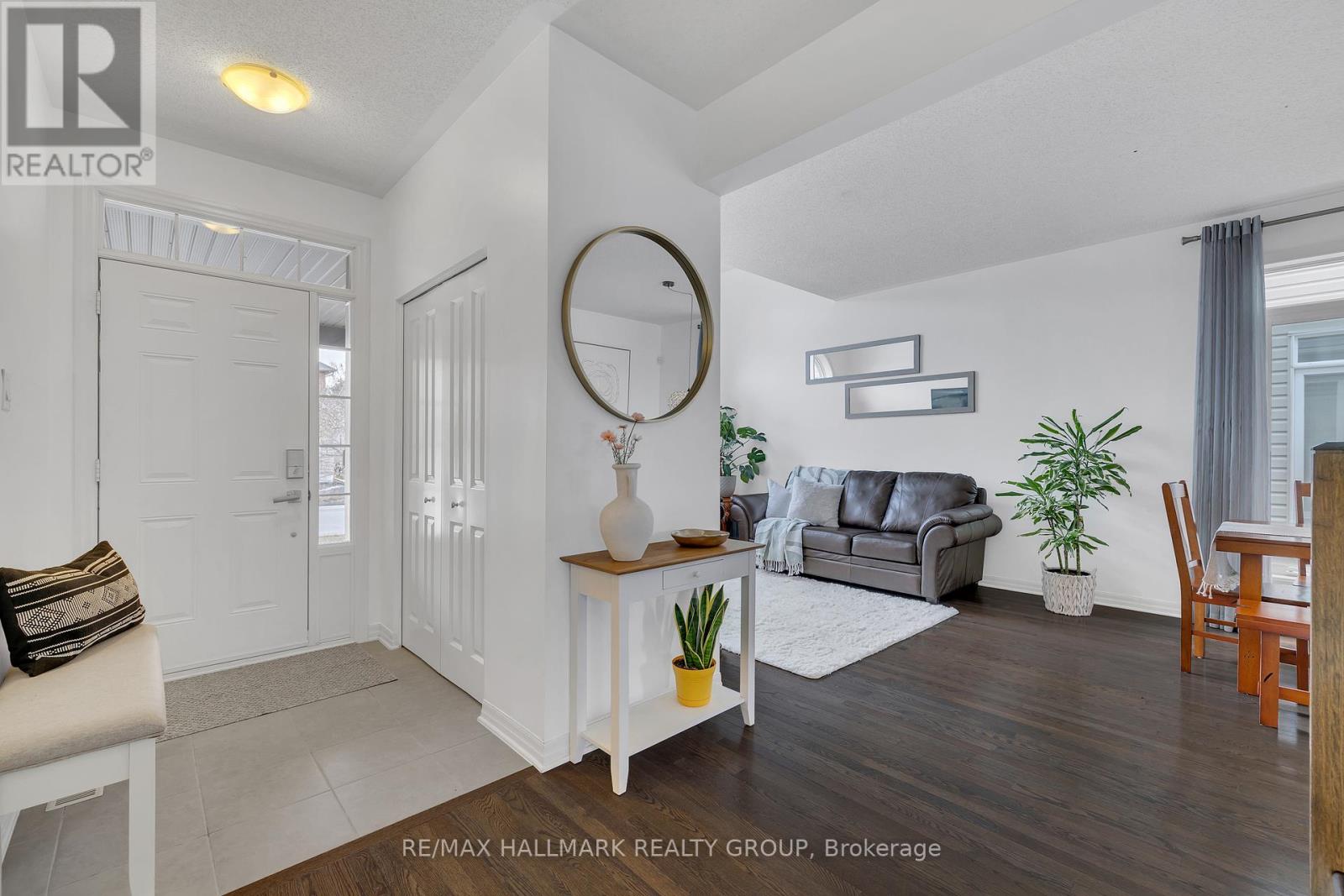 Property at 418 DOVEHAVEN STREET image 2