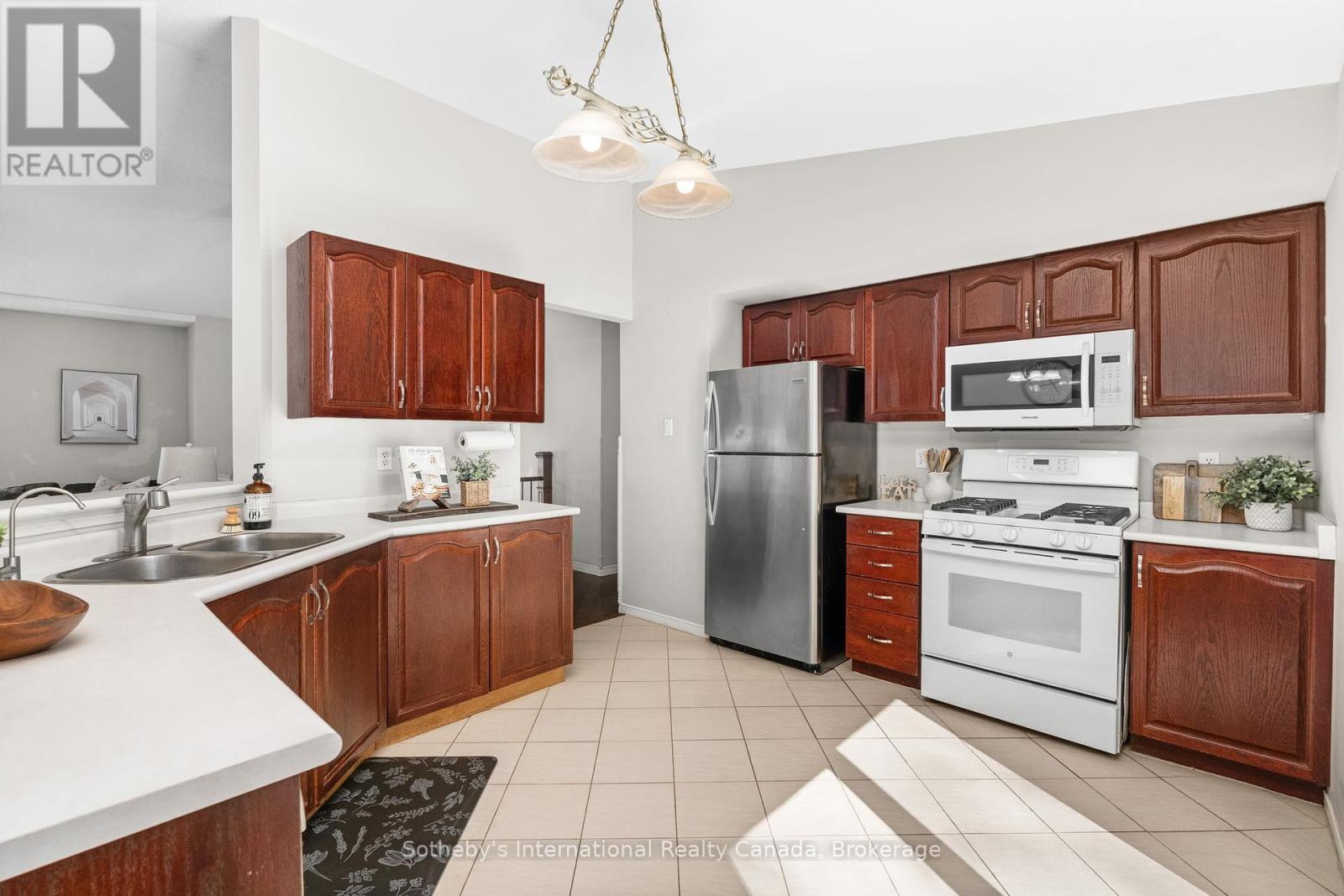 17 Sugarbush Road, Oro-Medonte, Ontario  L0K 1E0 - Photo 10 - S12094805