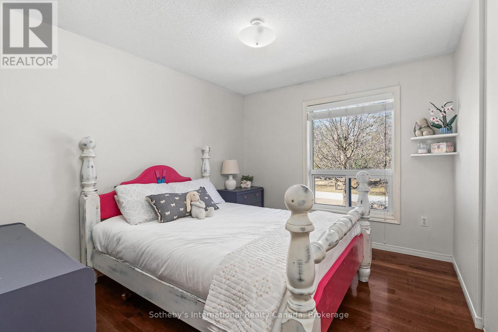 17 Sugarbush Road, Oro-Medonte, Ontario  L0K 1E0 - Photo 15 - S12094805