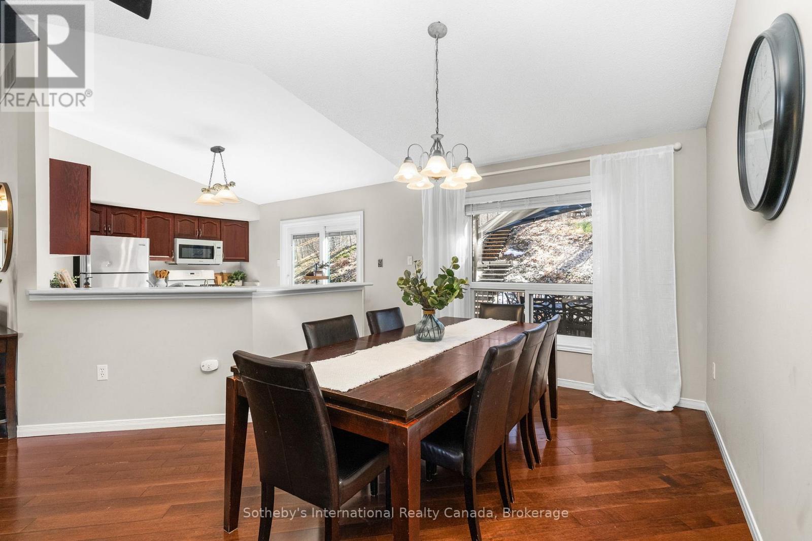 17 Sugarbush Road, Oro-Medonte, Ontario  L0K 1E0 - Photo 8 - S12094805