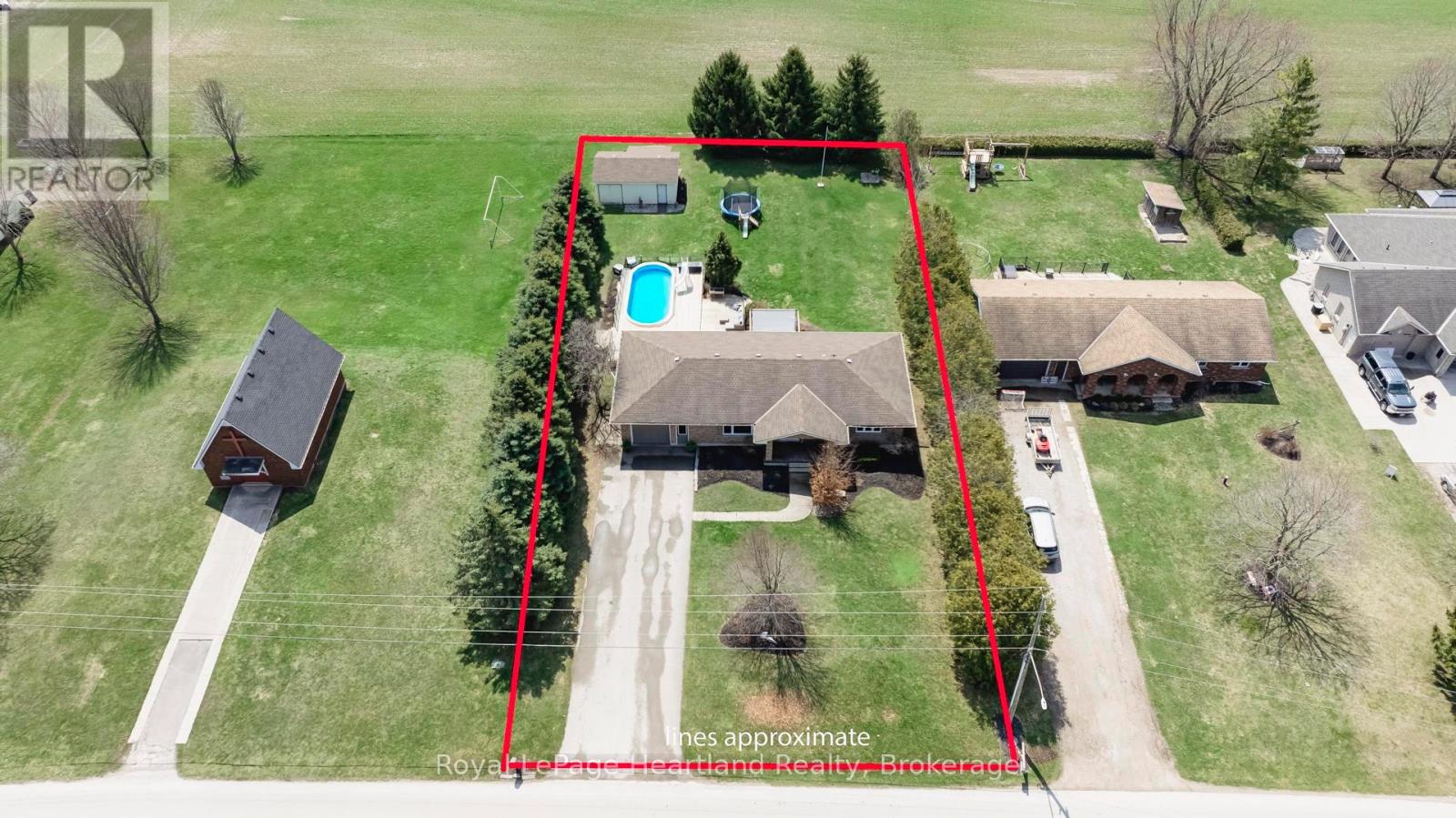 82 Harpurhey Road, Huron East, Ontario  N0K 1W0 - Photo 3 - X12094789