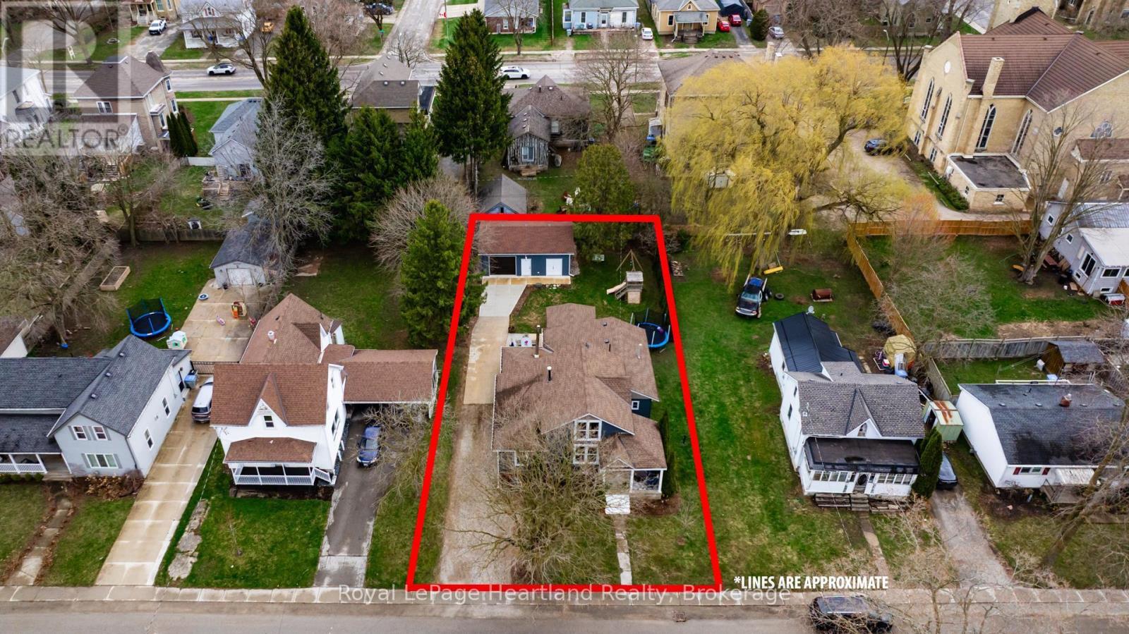 70 John Street, Huron East, Ontario  N0K 1W0 - Photo 11 - X12094791