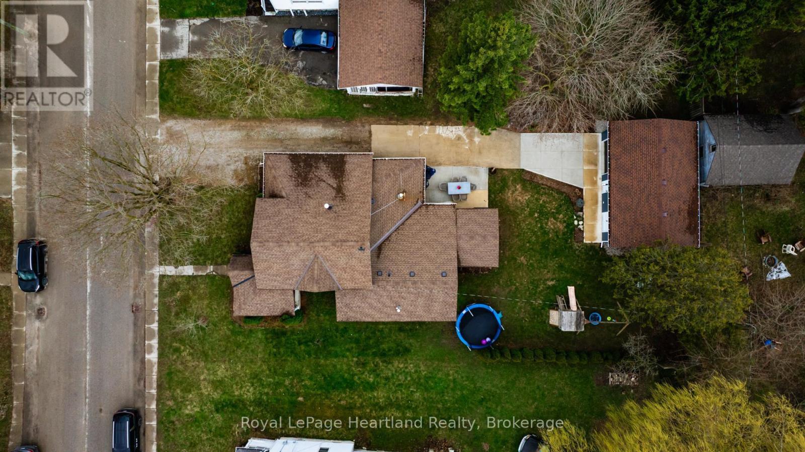 70 John Street, Huron East, Ontario  N0K 1W0 - Photo 12 - X12094791