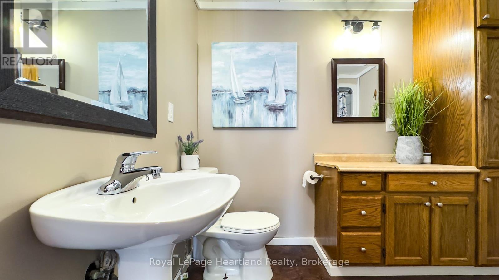 70 John Street, Huron East, Ontario  N0K 1W0 - Photo 14 - X12094791
