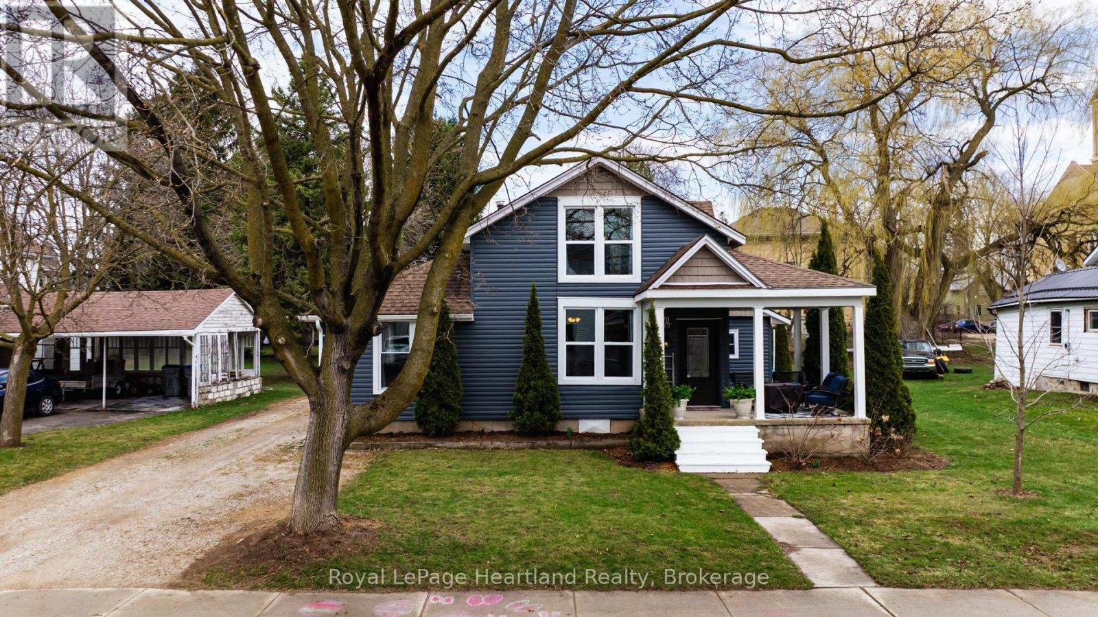 70 John Street, Huron East, Ontario  N0K 1W0 - Photo 2 - X12094791