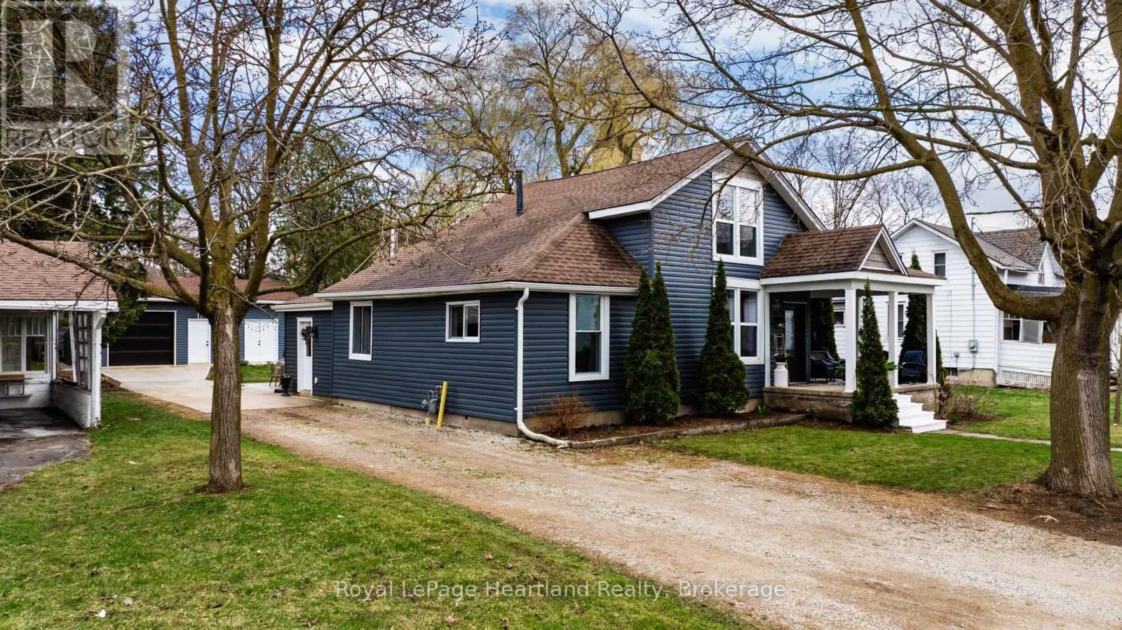 70 John Street, Huron East, Ontario  N0K 1W0 - Photo 3 - X12094791