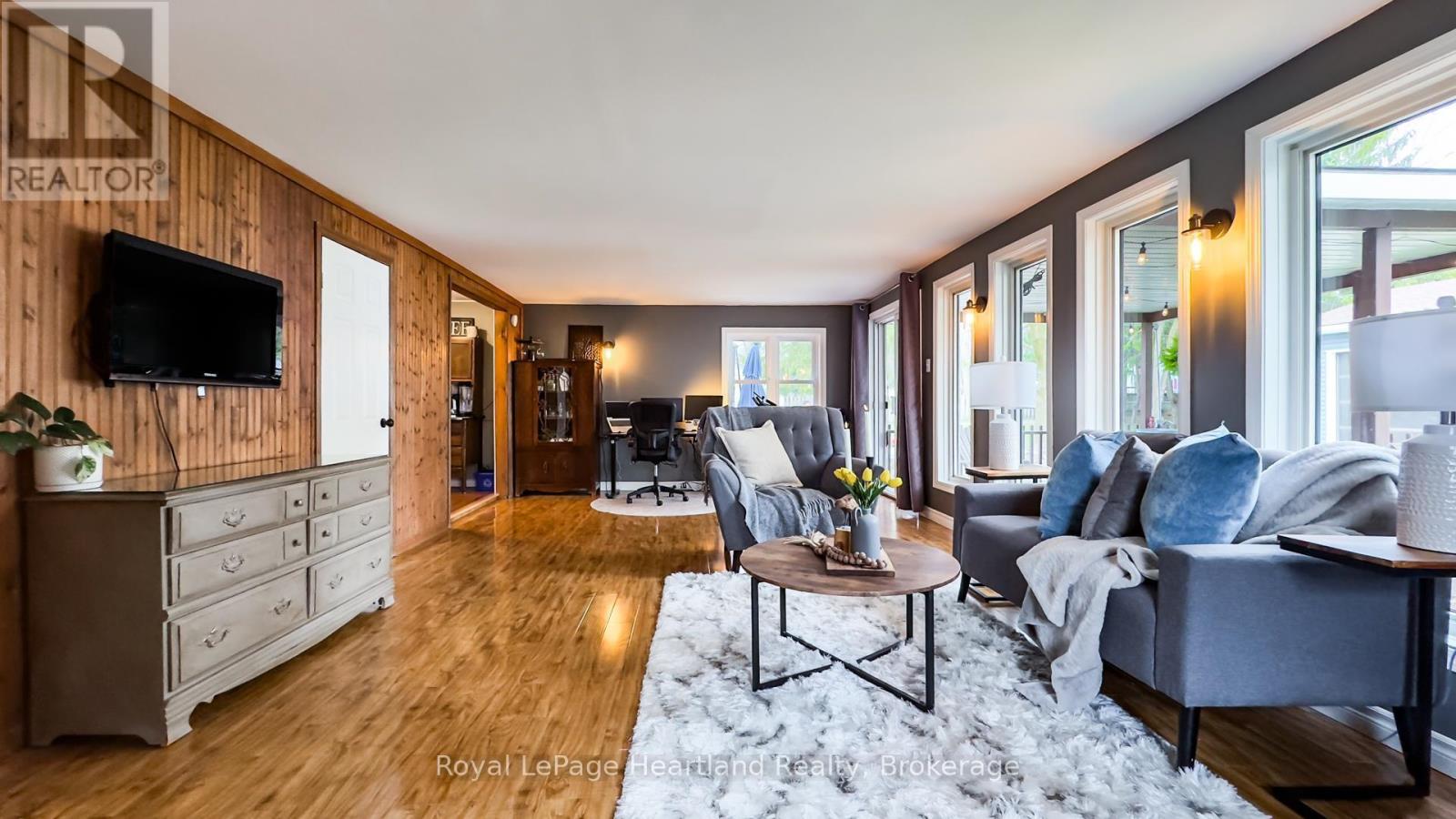 70 John Street, Huron East, Ontario  N0K 1W0 - Photo 30 - X12094791