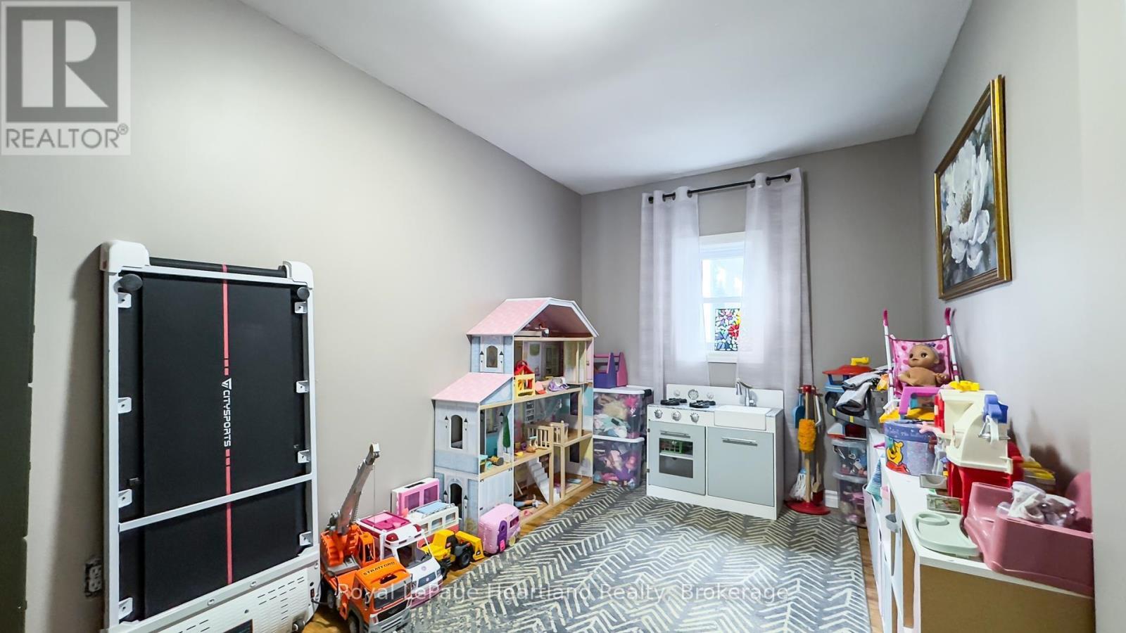 70 John Street, Huron East, Ontario  N0K 1W0 - Photo 31 - X12094791