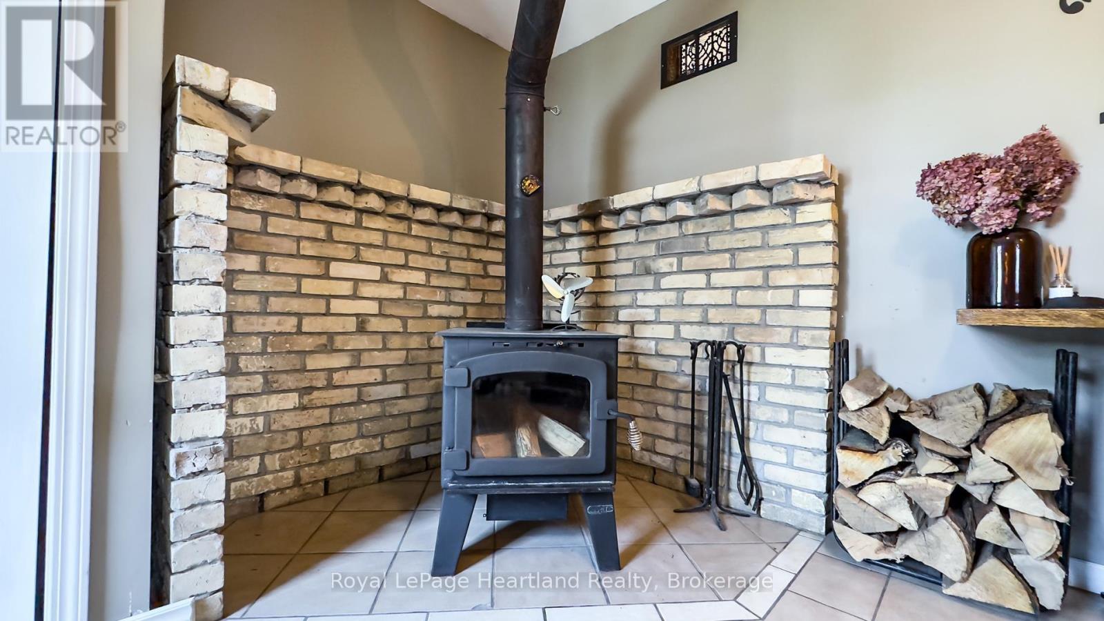 70 John Street, Huron East, Ontario  N0K 1W0 - Photo 43 - X12094791