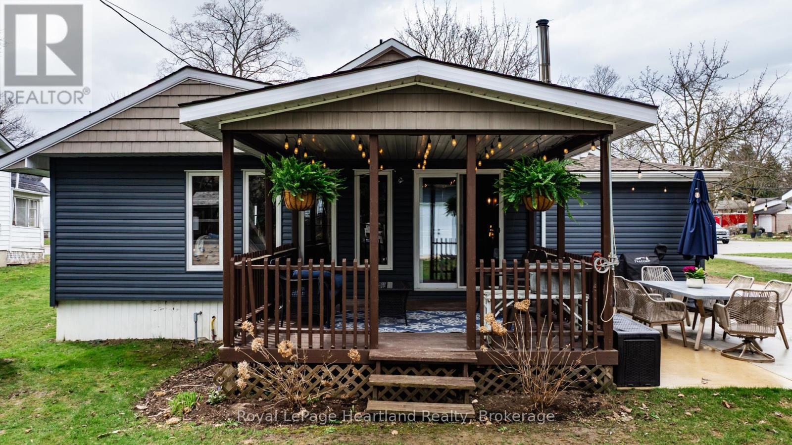70 John Street, Huron East, Ontario  N0K 1W0 - Photo 5 - X12094791