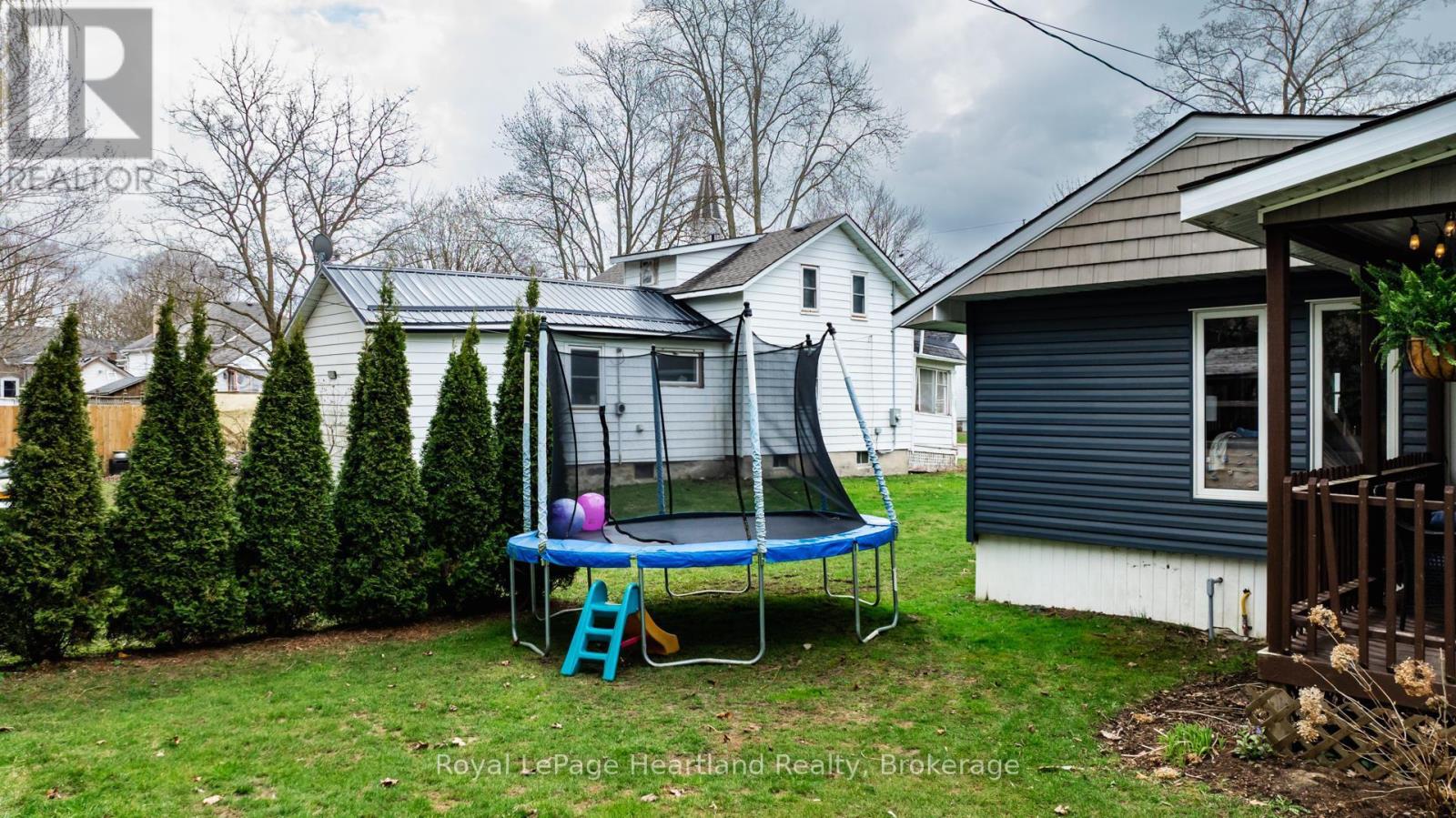 70 John Street, Huron East, Ontario  N0K 1W0 - Photo 6 - X12094791
