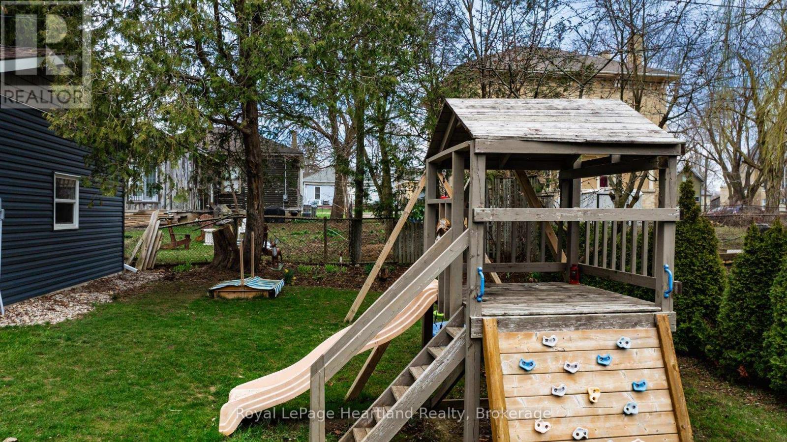 70 John Street, Huron East, Ontario  N0K 1W0 - Photo 7 - X12094791