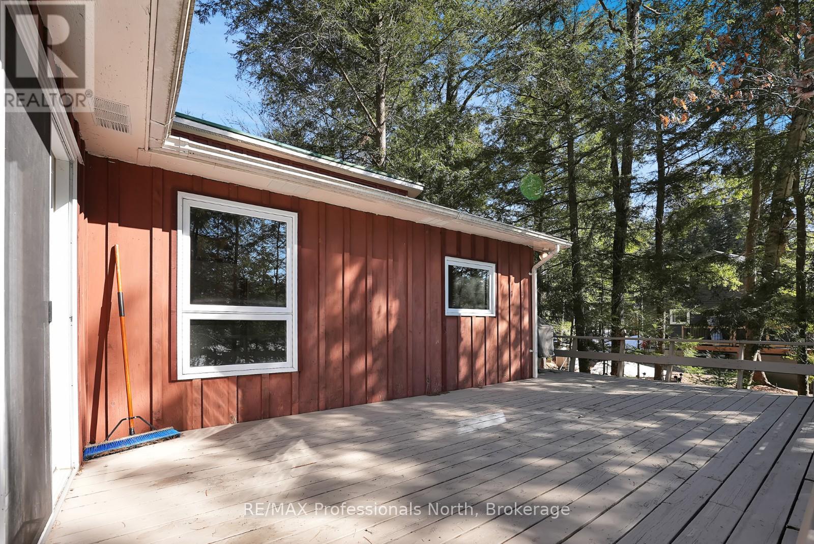 6547 Kennisis Lake Road, Dysart Et Al, Ontario  K0M 1S0 - Photo 6 - X12094804