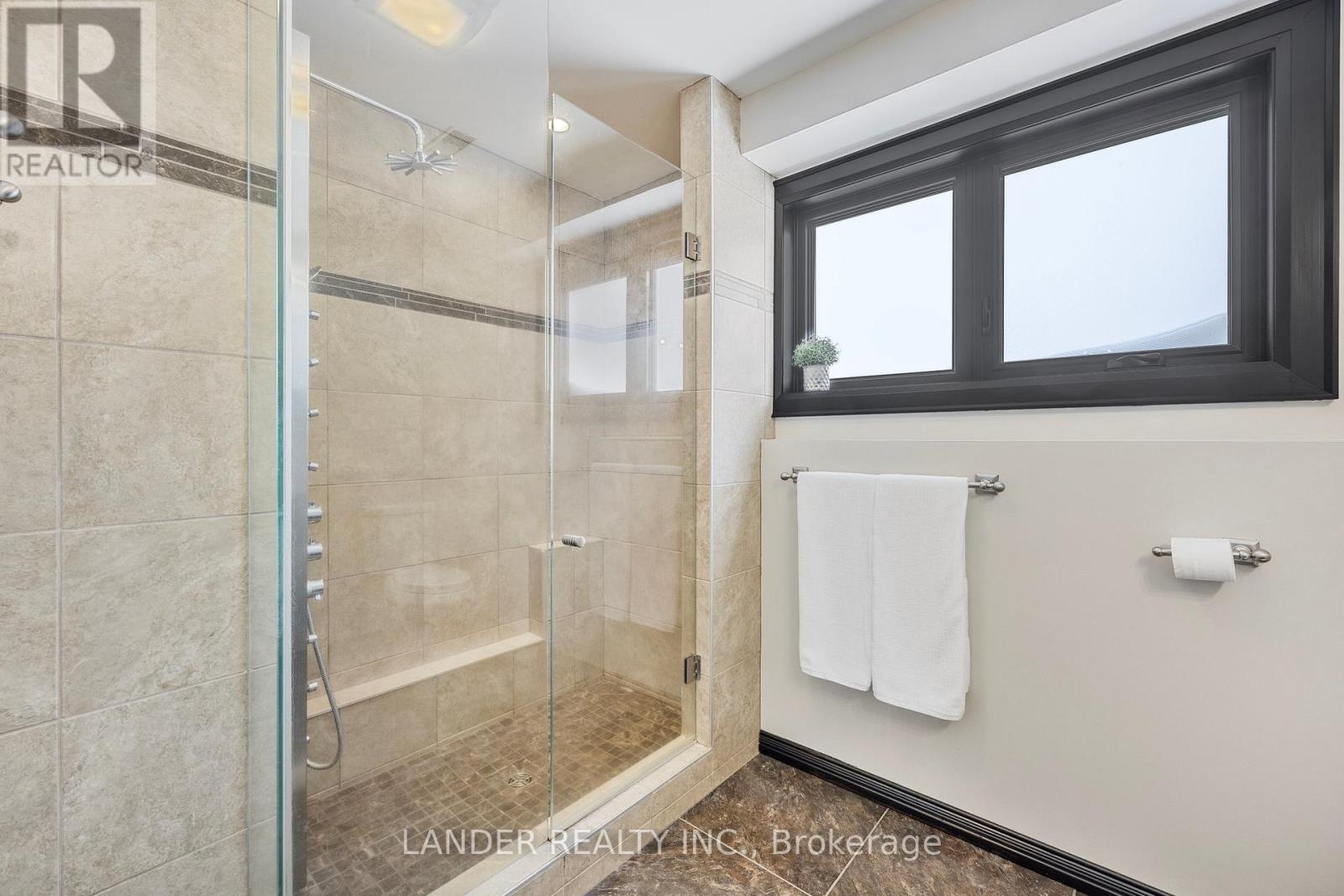 33 Morgans Road, East Gwillimbury (Holland Landing), Ontario  L9N 0E7 - Photo 29 - N12094858