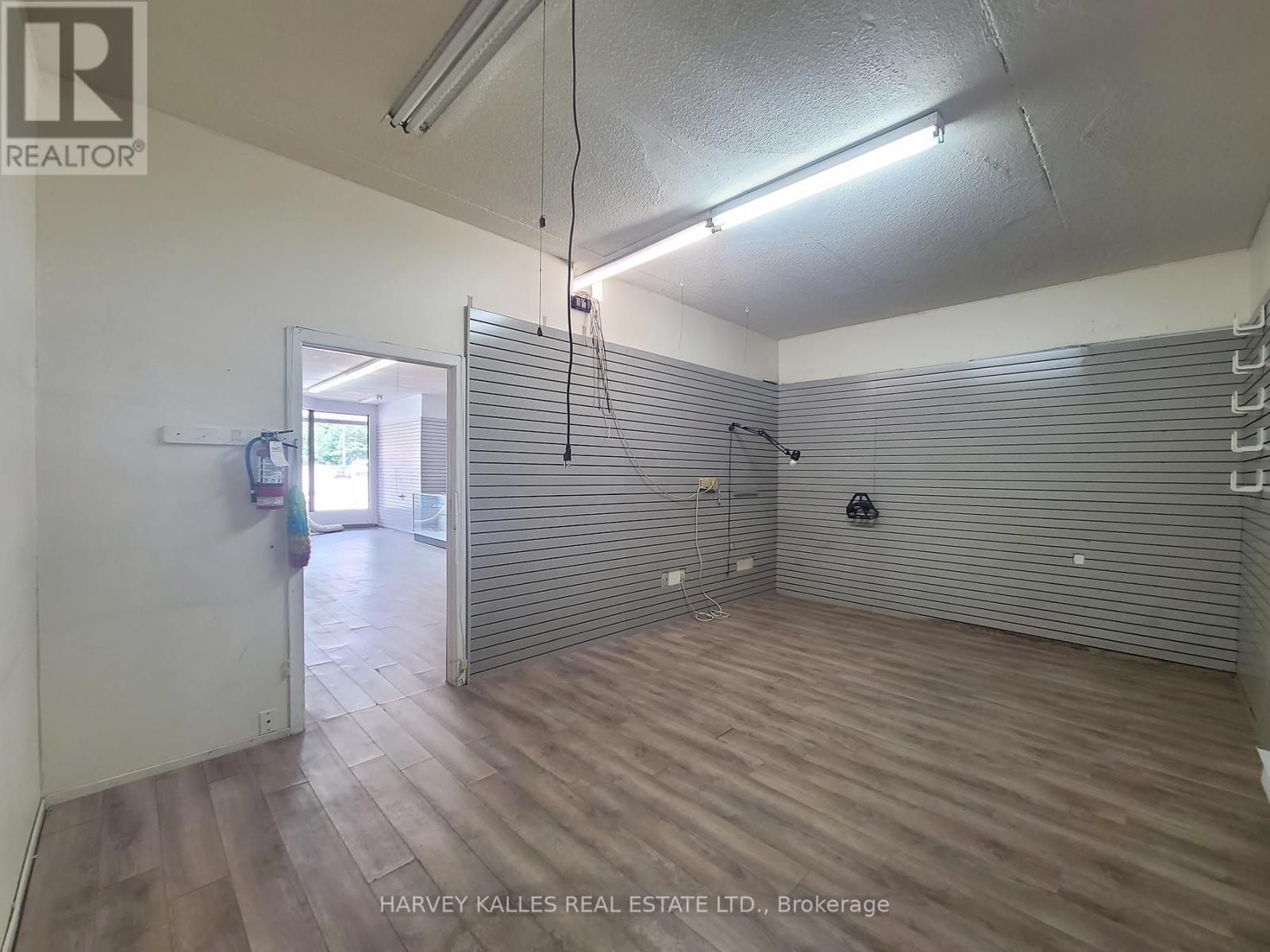 7 - 3819 Lake Shore Boulevard W, Toronto, Ontario  M8W 1R3 - Photo 3 - W12094873