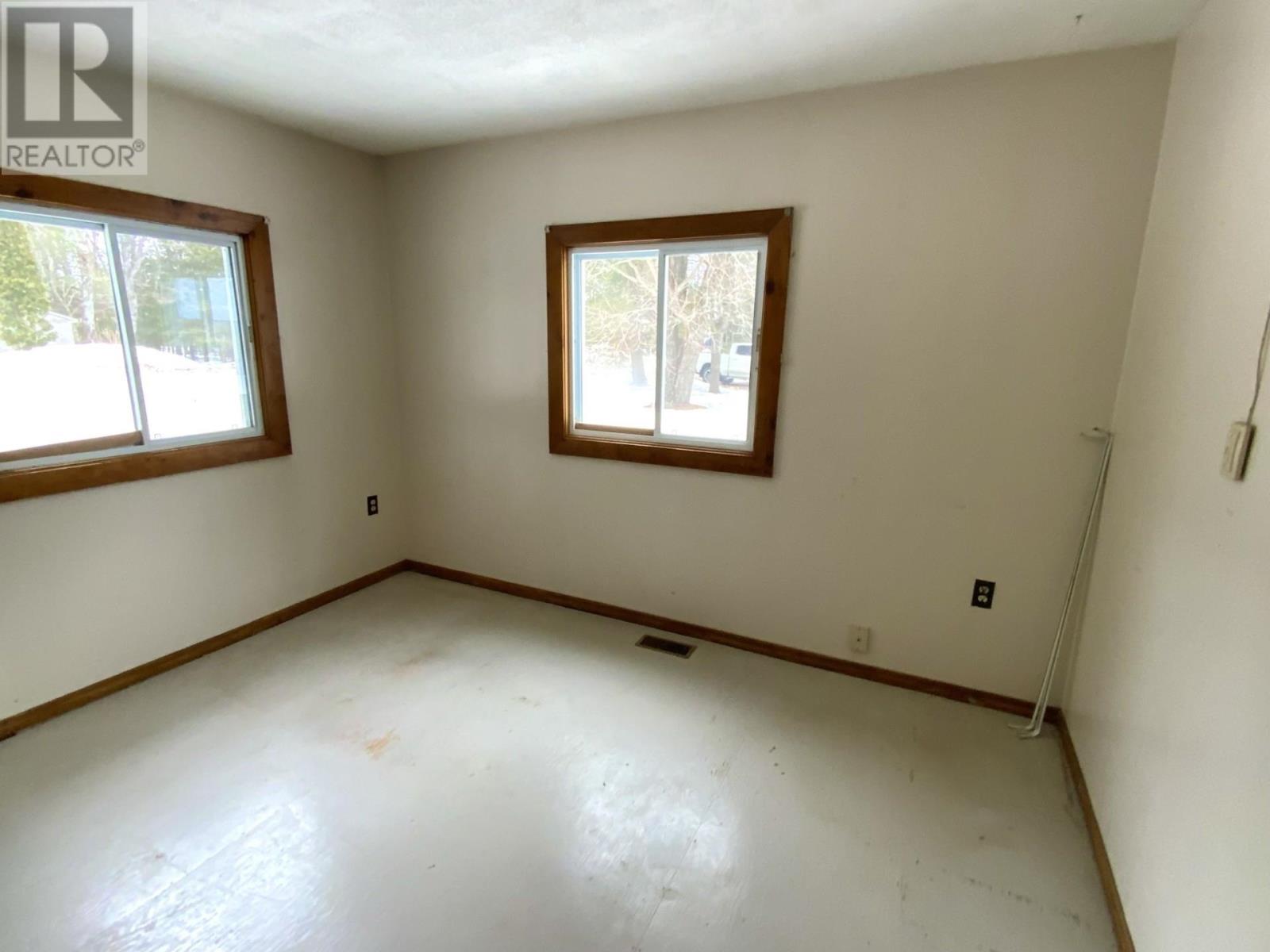 44 Water Cres, Goulais River, Ontario  P0S 1E0 - Photo 13 - SM250526