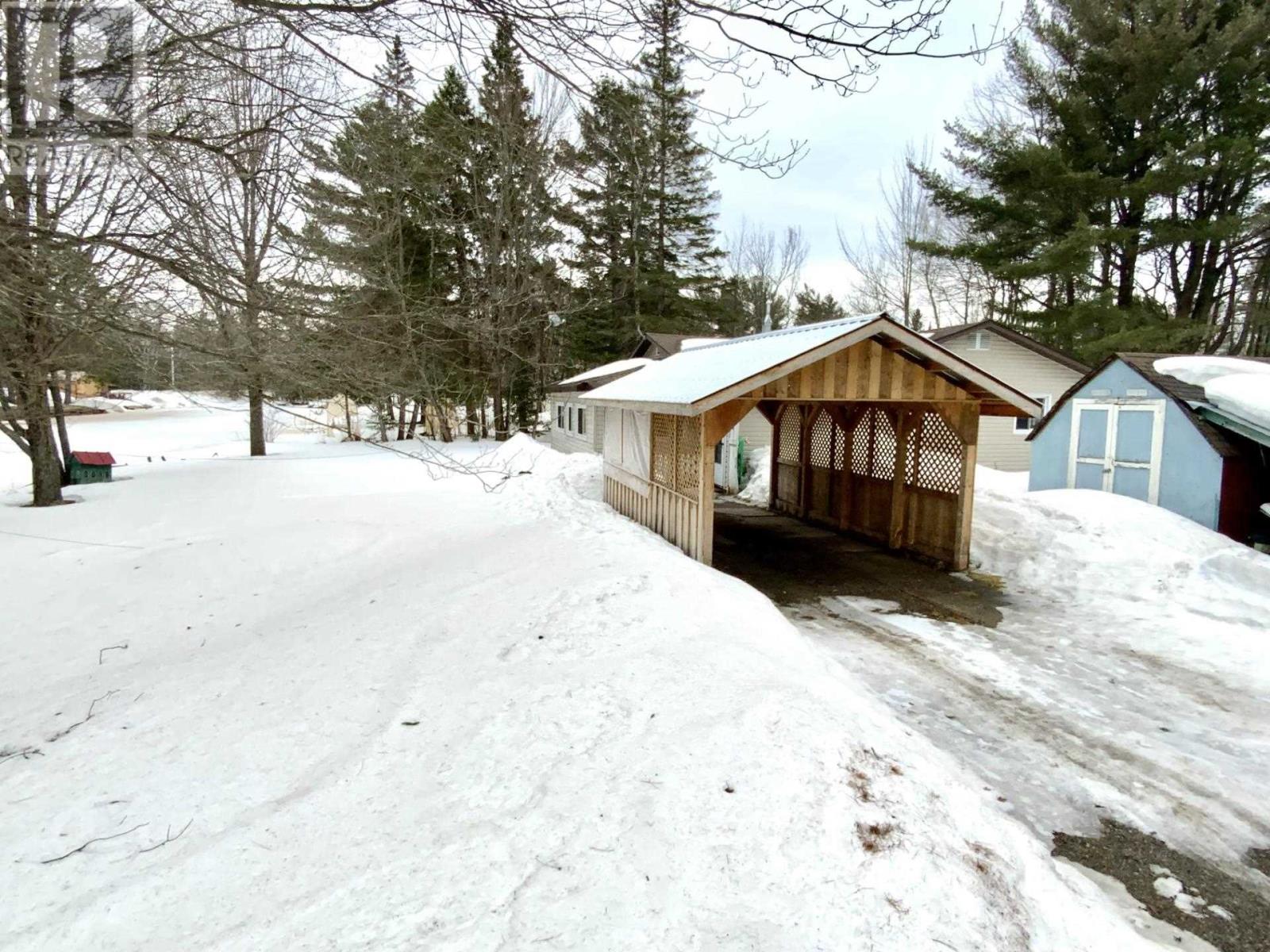 44 Water Cres, Goulais River, Ontario  P0S 1E0 - Photo 21 - SM250526