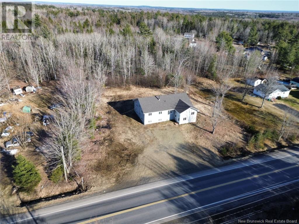 Property at 912 Pleasant Drive image 4