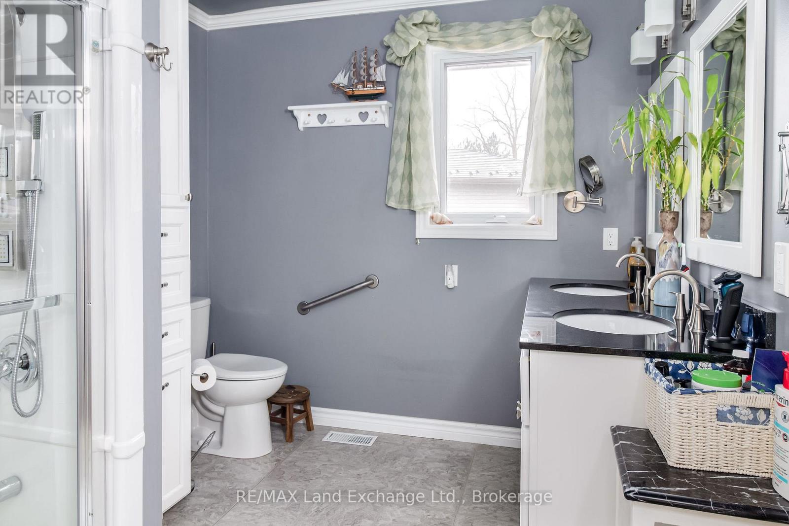 663 Ashwell Crescent, Saugeen Shores, Ontario  N0H 2C3 - Photo 18 - X12094963