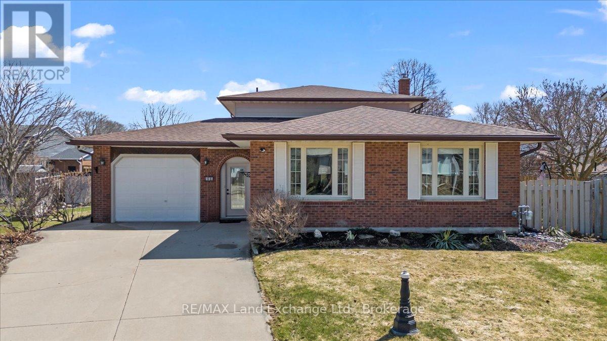 663 Ashwell Crescent, Saugeen Shores, Ontario  N0H 2C3 - Photo 2 - X12094963