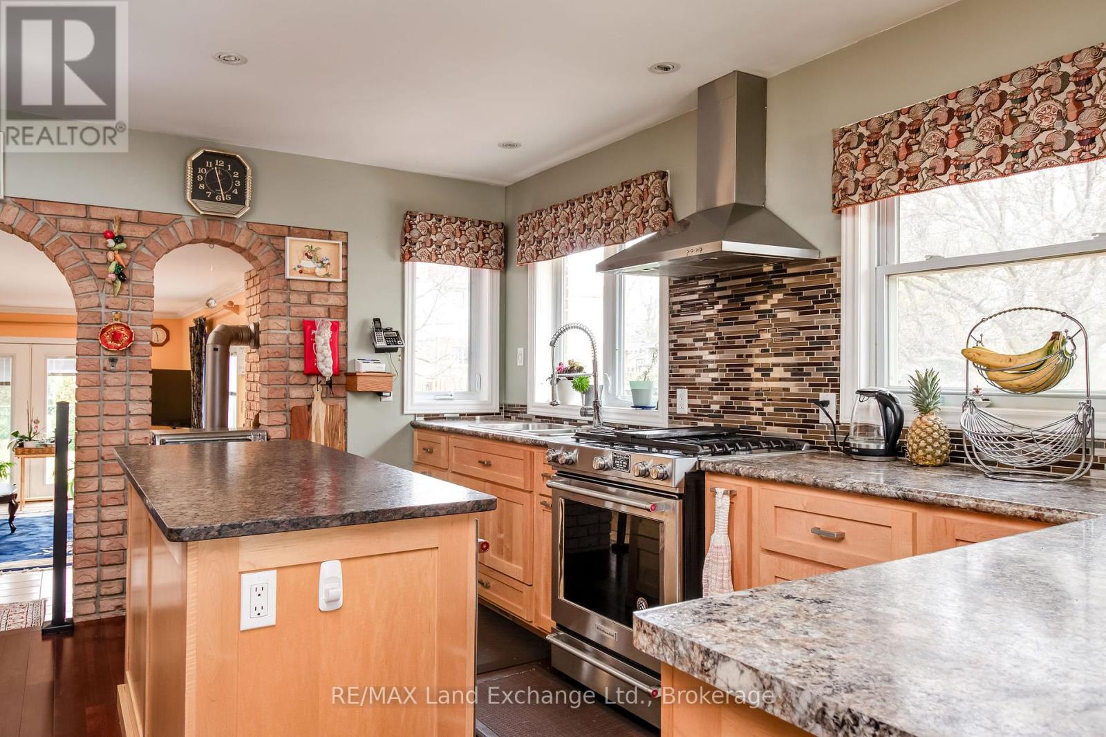 663 Ashwell Crescent, Saugeen Shores, Ontario  N0H 2C3 - Photo 9 - X12094963