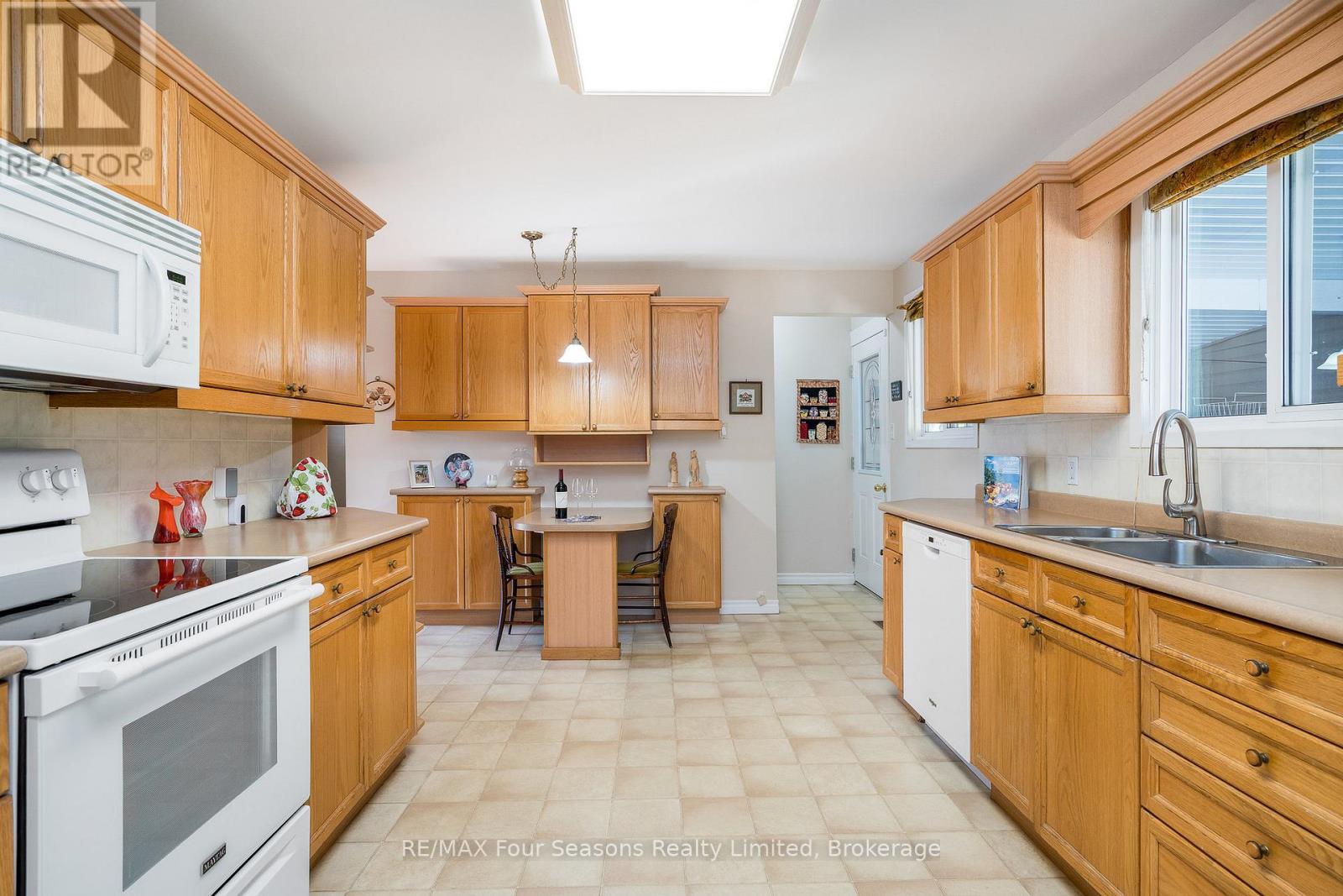 126 Orchard Drive, Blue Mountains, Ontario  N0H 2P0 - Photo 15 - X12094986