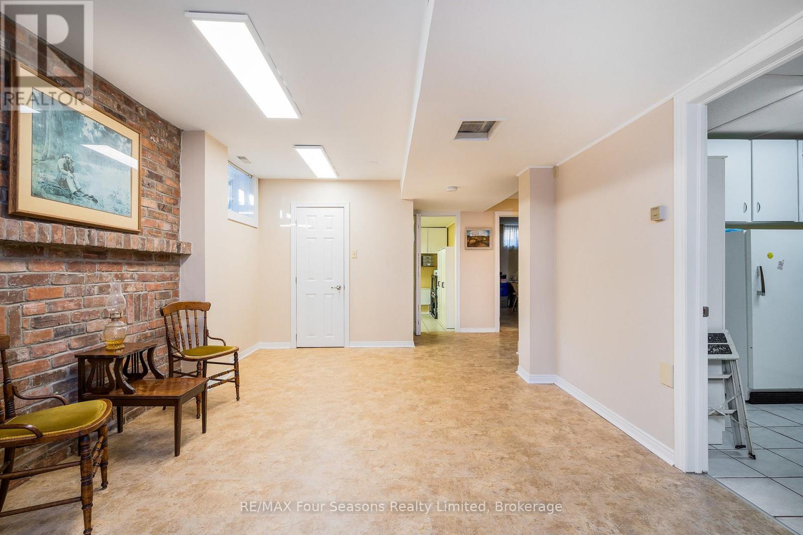 126 Orchard Drive, Blue Mountains, Ontario  N0H 2P0 - Photo 32 - X12094986