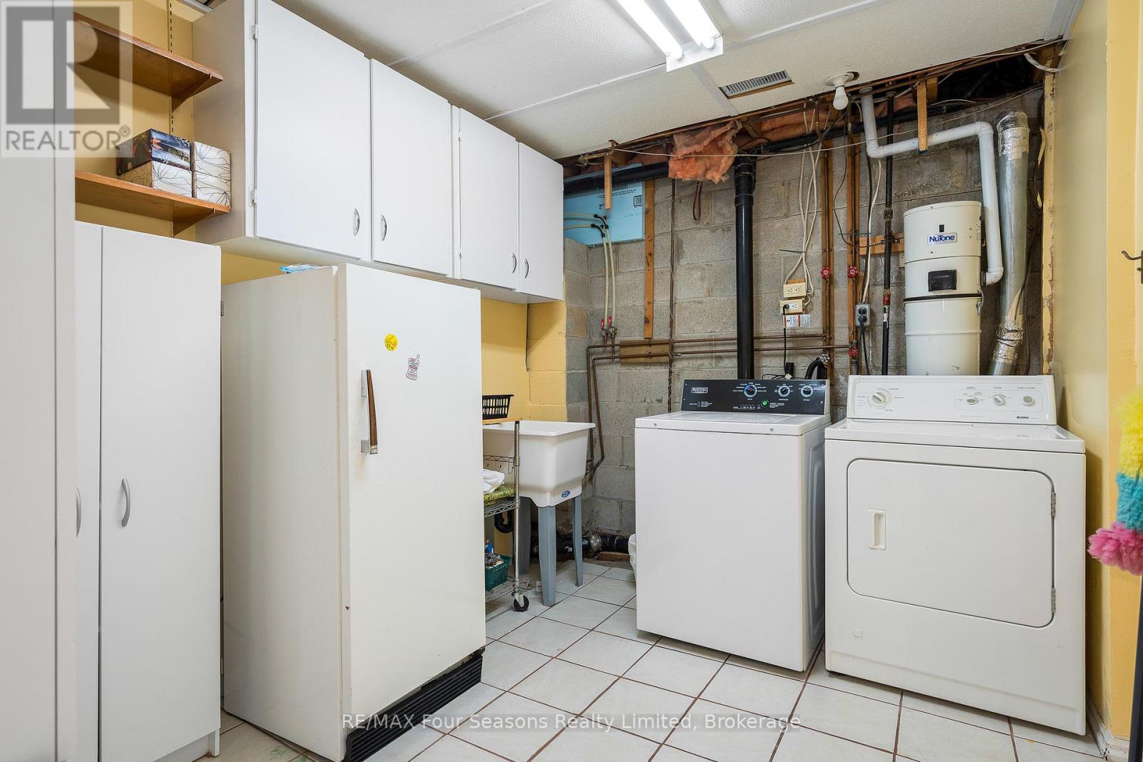 126 Orchard Drive, Blue Mountains, Ontario  N0H 2P0 - Photo 36 - X12094986