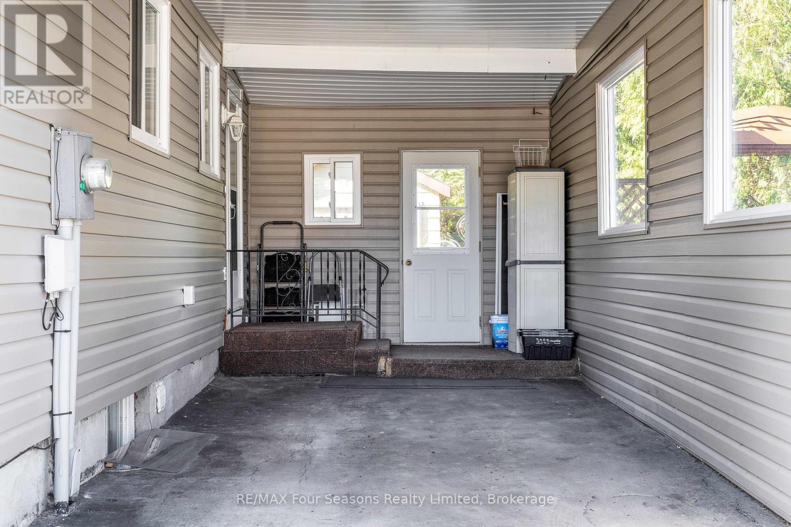 126 Orchard Drive, Blue Mountains, Ontario  N0H 2P0 - Photo 37 - X12094986