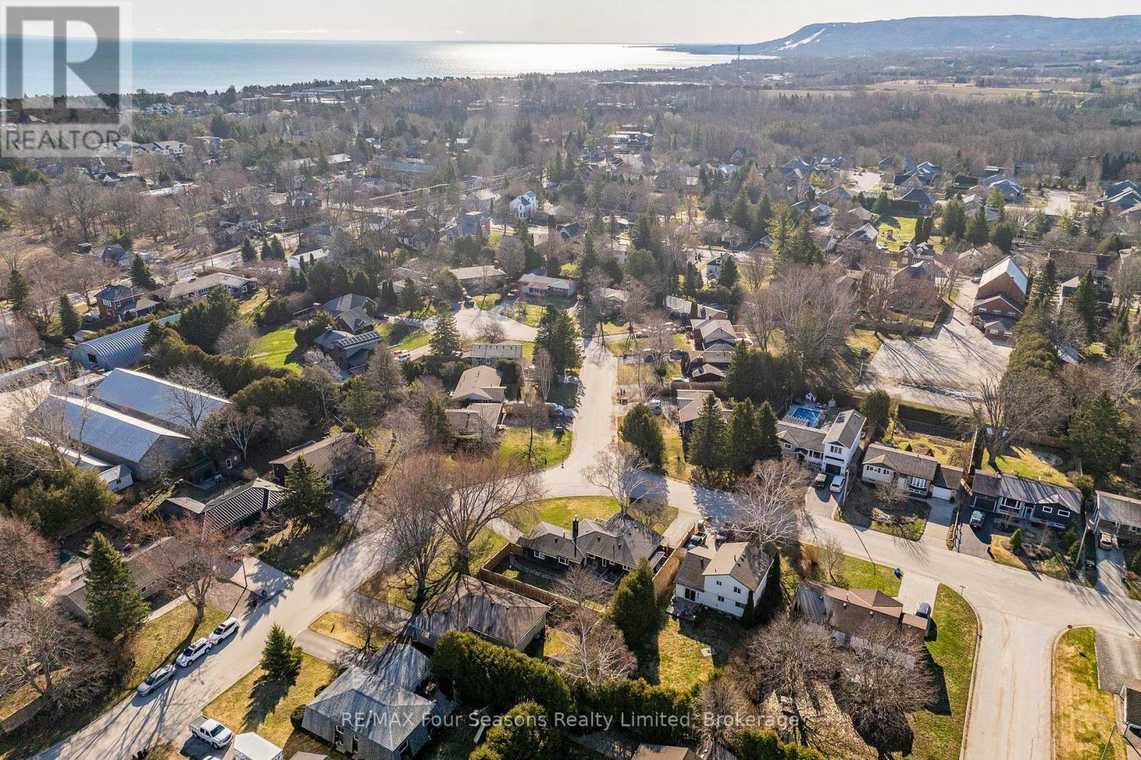126 Orchard Drive, Blue Mountains, Ontario  N0H 2P0 - Photo 48 - X12094986