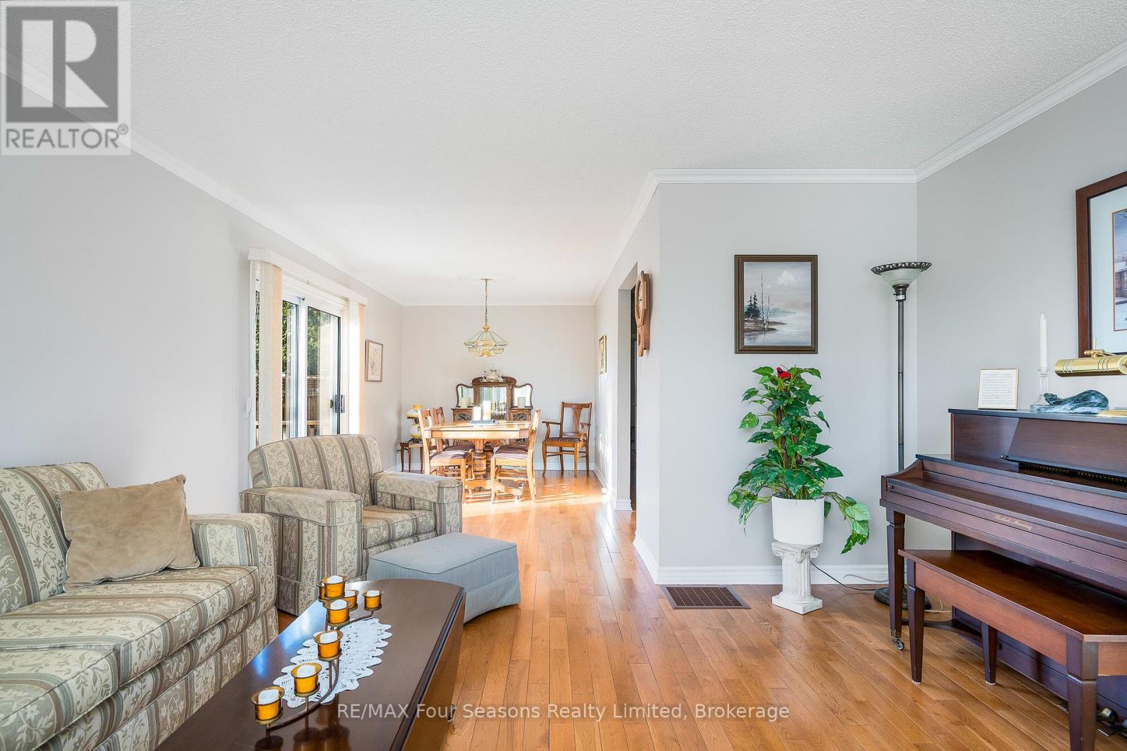126 Orchard Drive, Blue Mountains, Ontario  N0H 2P0 - Photo 8 - X12094986