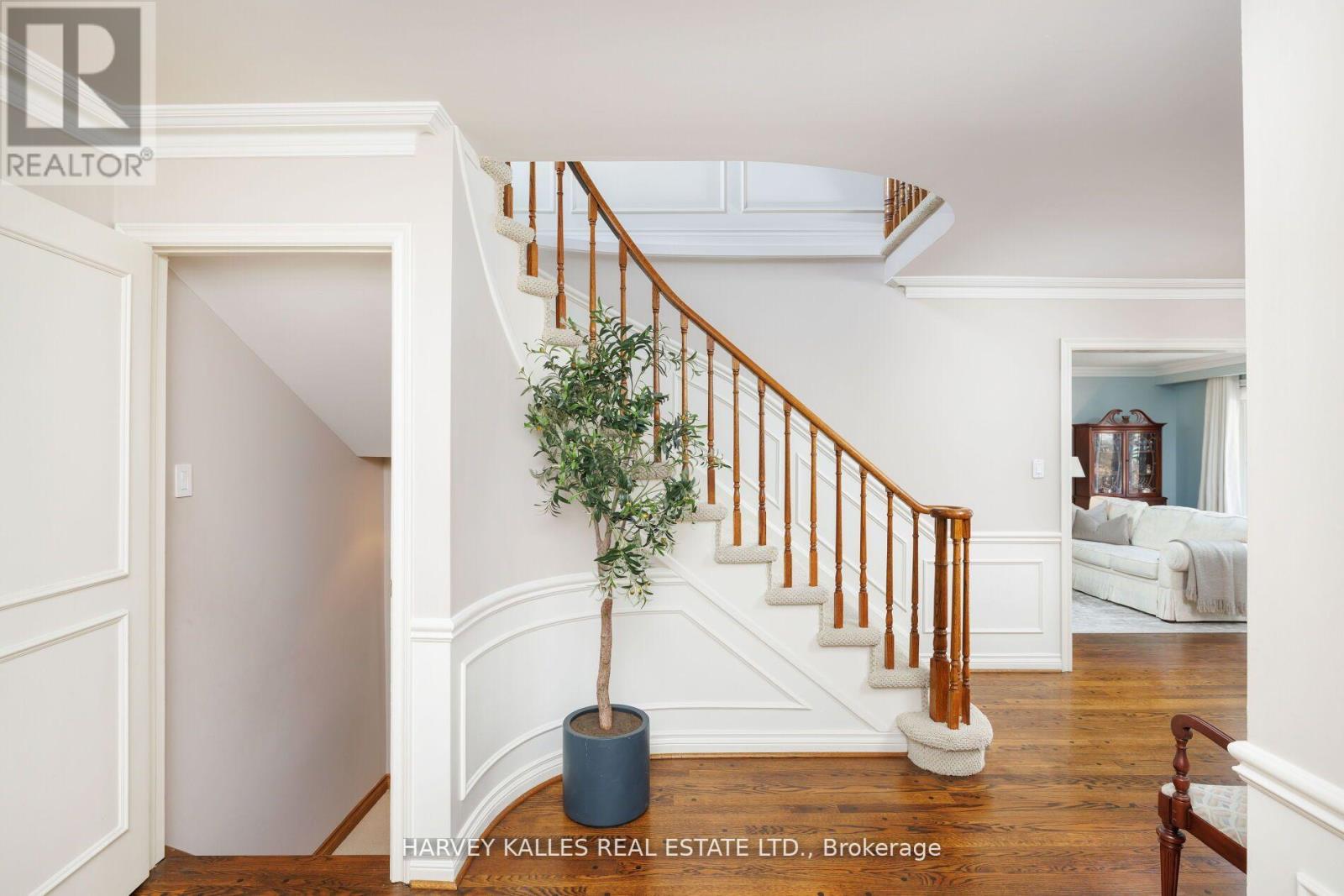 124 Abbeywood Trail, Toronto, Ontario  M3B 3B5 - Photo 32 - C12094896