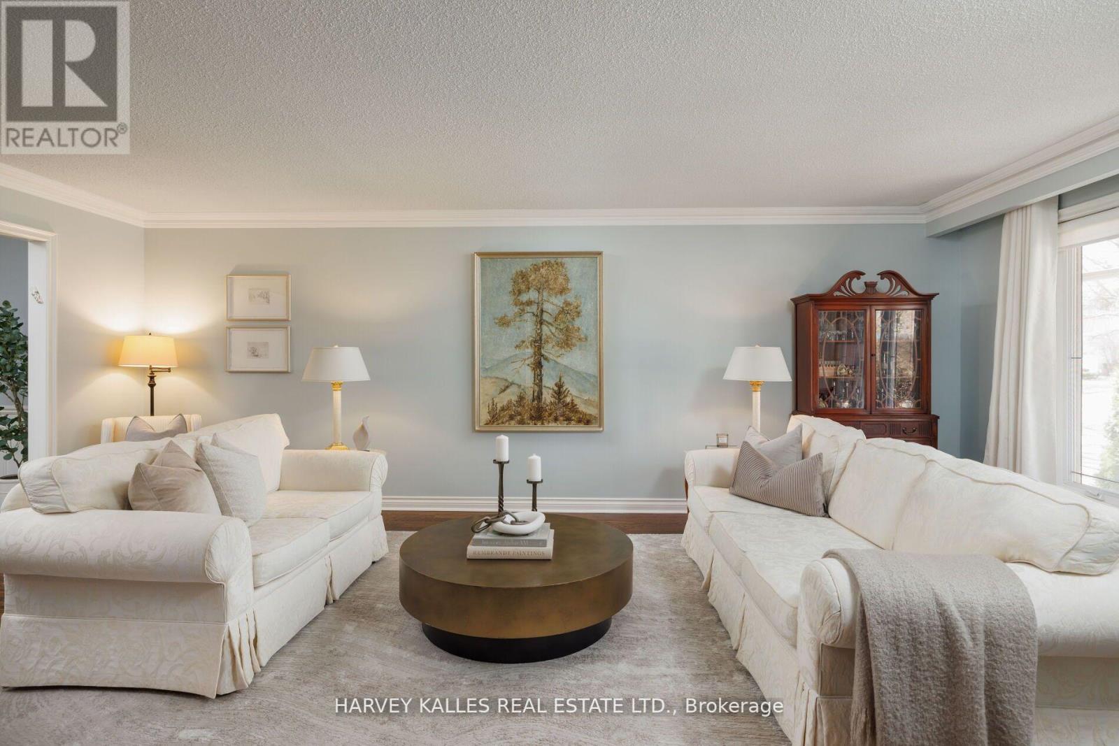 Property at 124 ABBEYWOOD TRAIL image 4