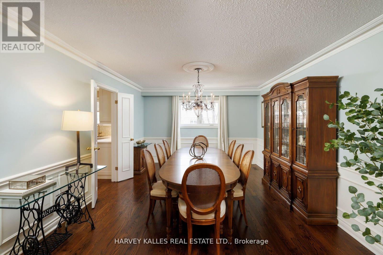 124 Abbeywood Trail, Toronto, Ontario  M3B 3B5 - Photo 6 - C12094896