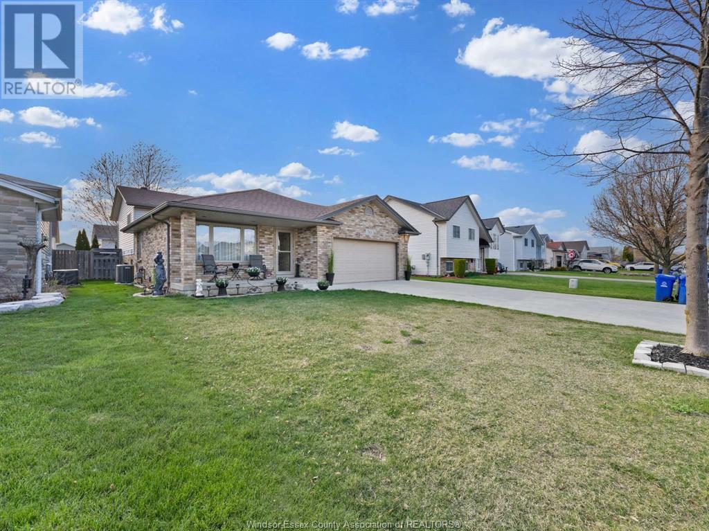 Property at 743 Richmond image 2