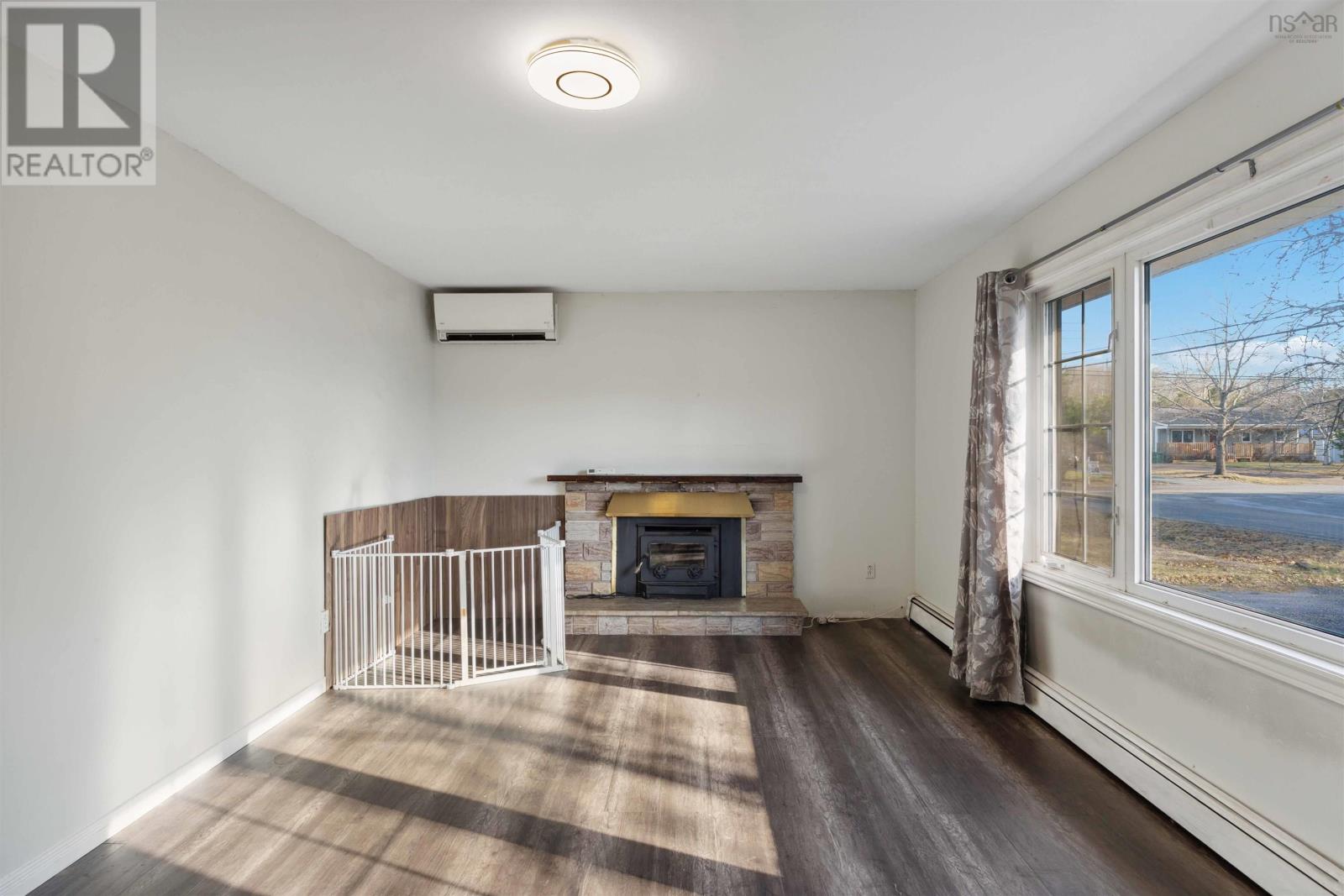 Property at 1586 Webster Street image 5