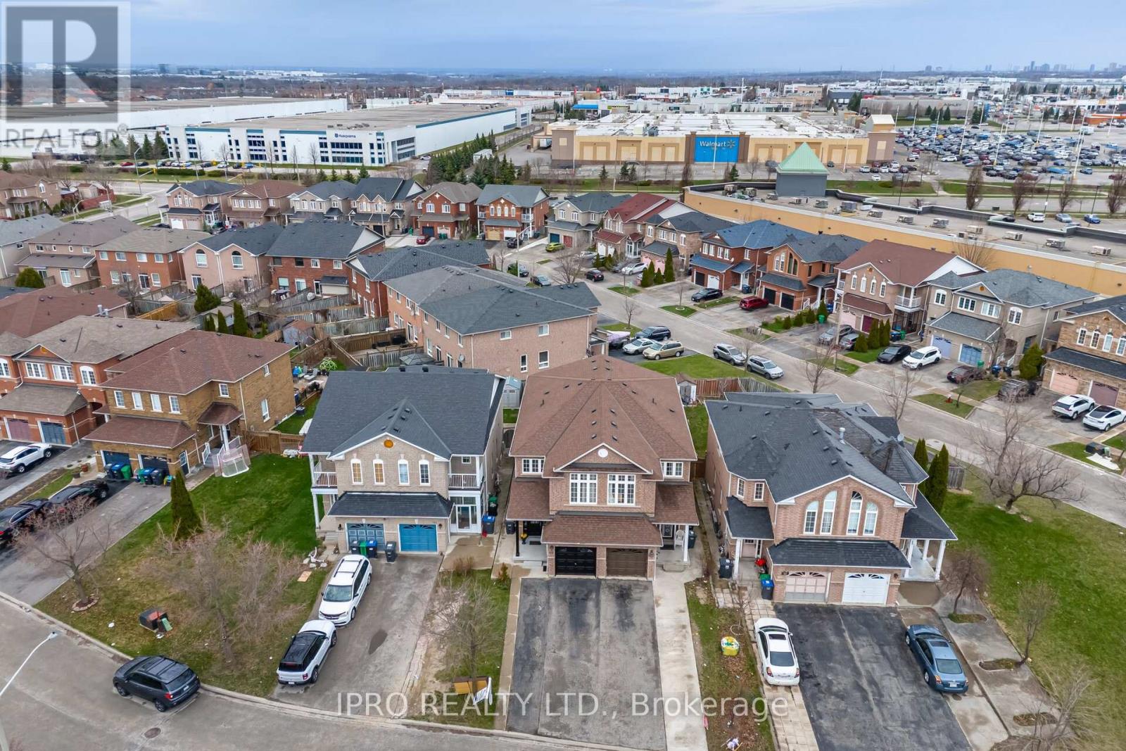 803 Khan Crescent, Mississauga, Ontario  L5V 2R2 - Photo 2 - W12094923