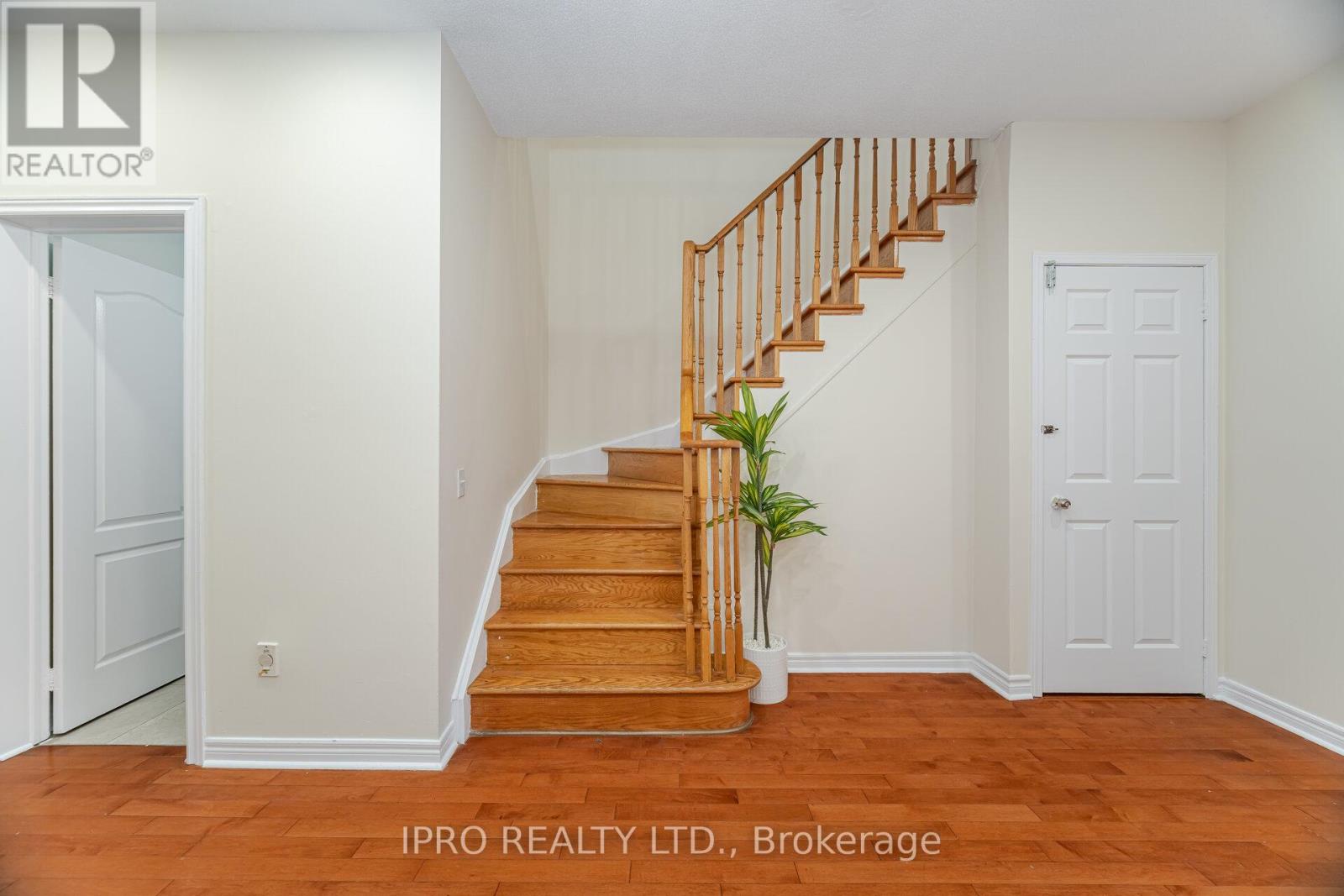 803 Khan Crescent, Mississauga, Ontario  L5V 2R2 - Photo 21 - W12094923