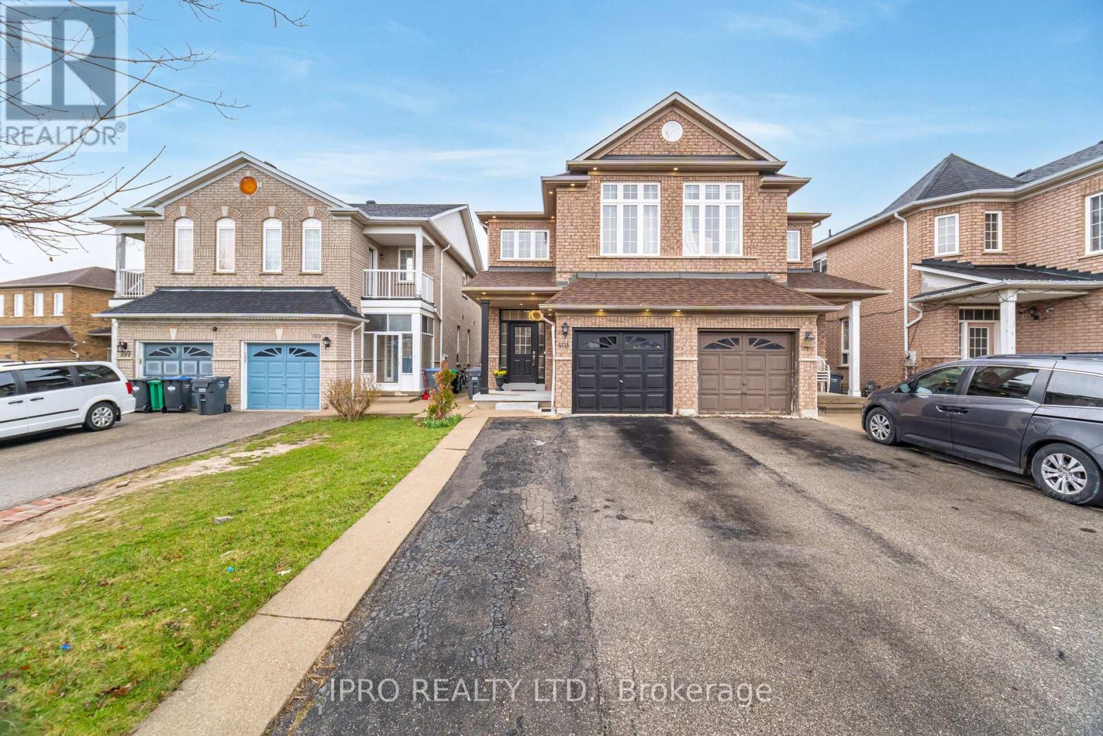 803 Khan Crescent, Mississauga, Ontario  L5V 2R2 - Photo 5 - W12094923