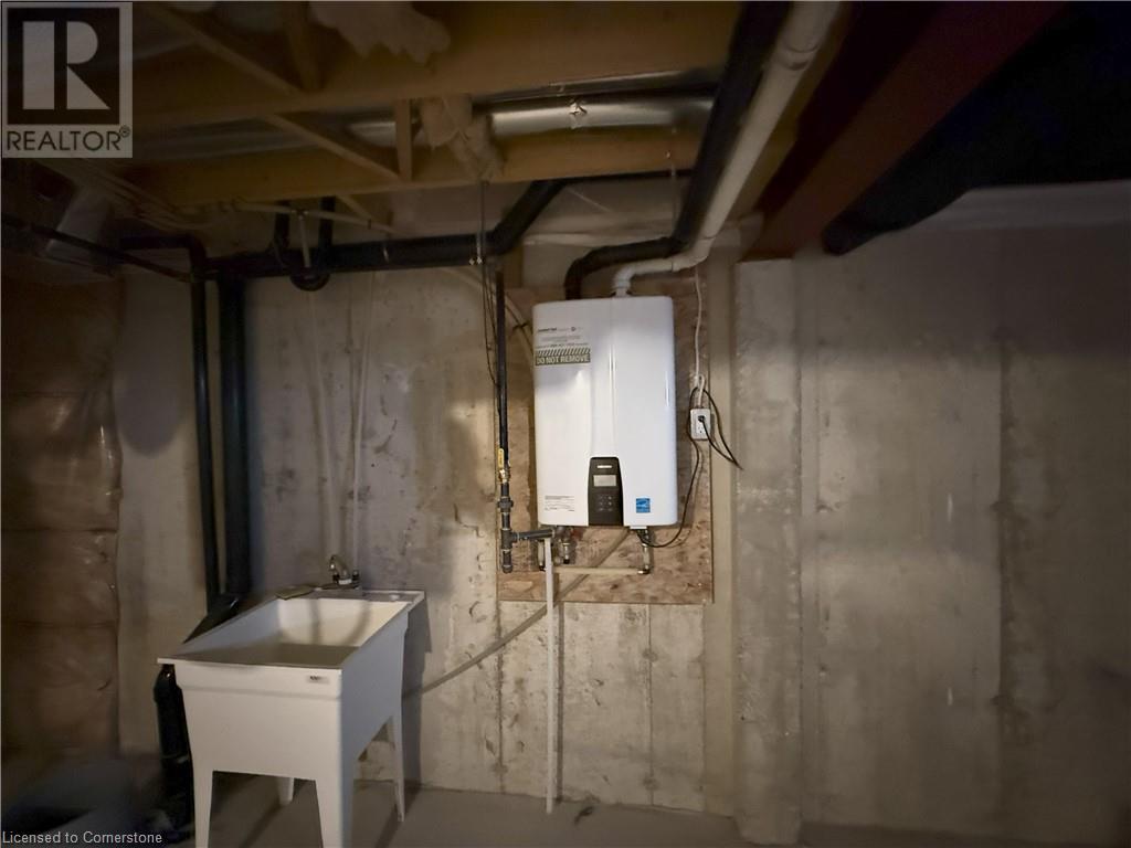 Photo 17 of 34 for 40 Middleton Street