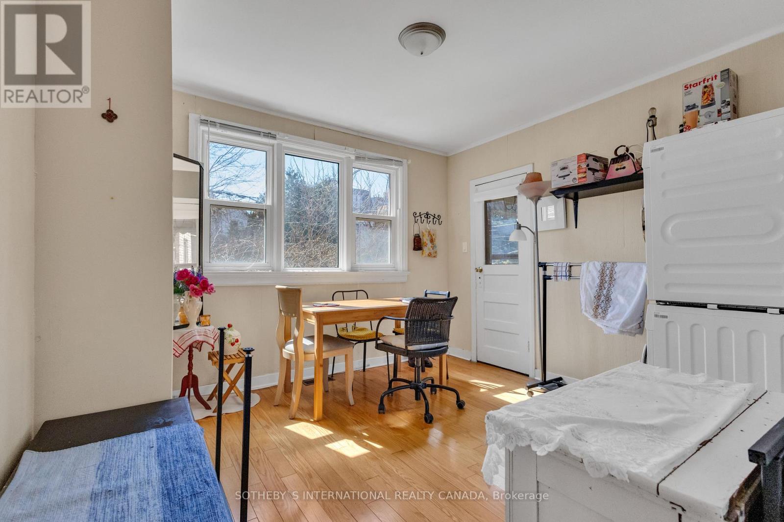 43 Burnfield Avenue, Toronto (Dovercourt-Wallace Emerson-Junction), Ontario  M6G 1Y4 - Photo 9 - W12076930