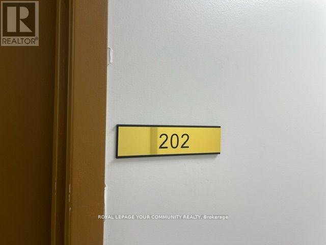 202 - 107 Holland Street E, Bradford West Gwillimbury, Ontario  L3Z 2B7 - Photo 3 - N12086697