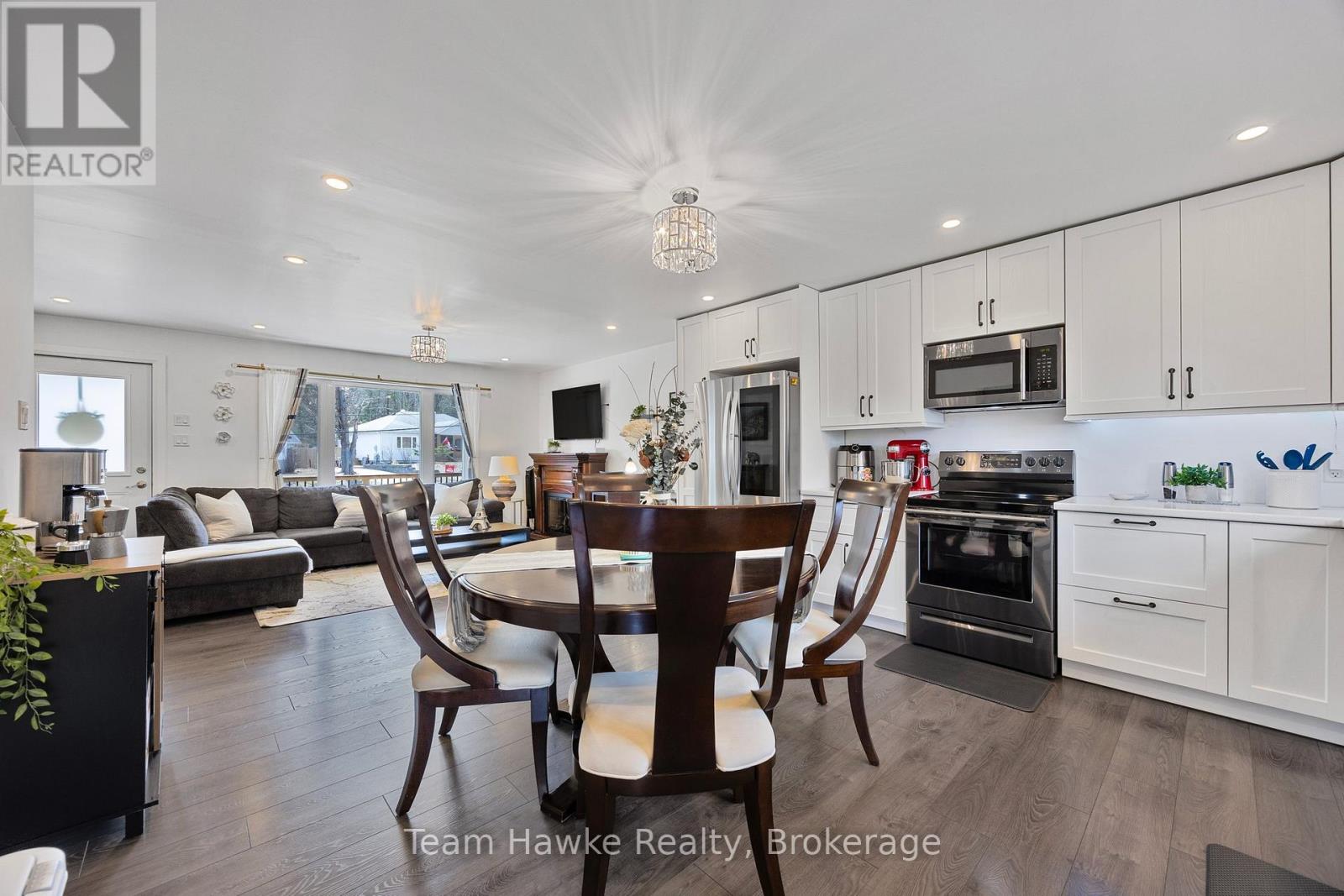 203 Robert Street W, Penetanguishene, Ontario  L9M 1P8 - Photo 13 - S12086920