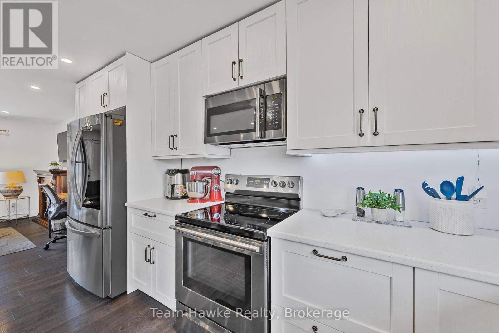 203 Robert Street W, Penetanguishene, Ontario  L9M 1P8 - Photo 18 - S12086920