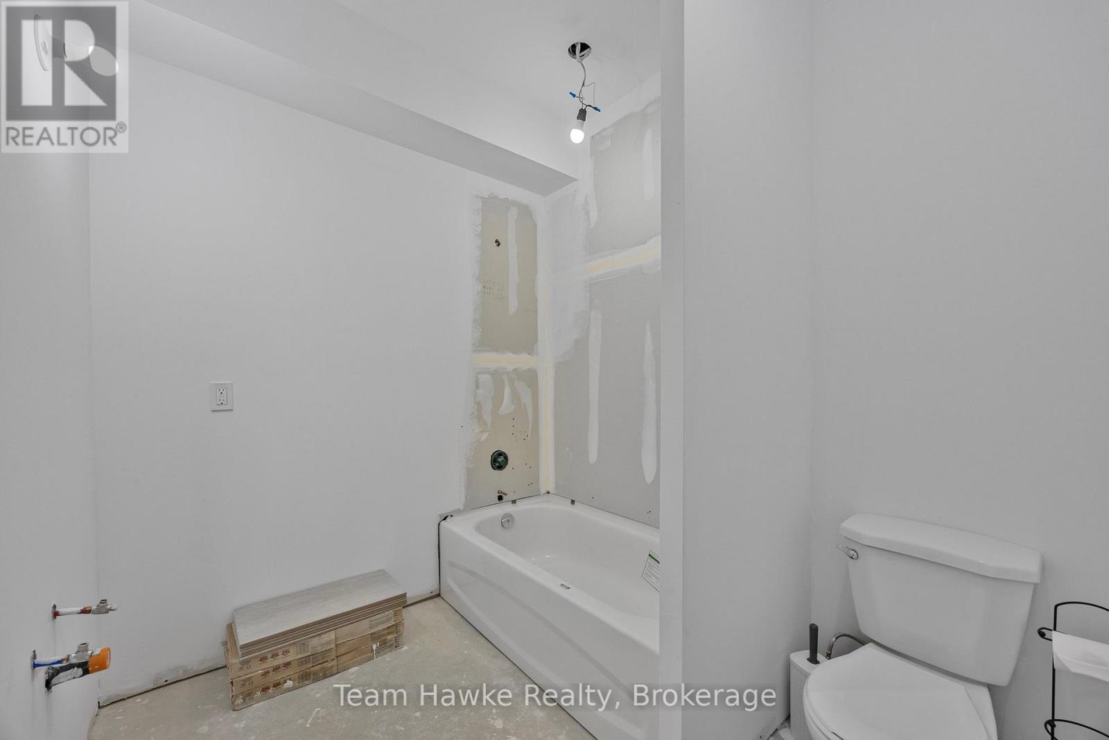 203 Robert Street W, Penetanguishene, Ontario  L9M 1P8 - Photo 34 - S12086920