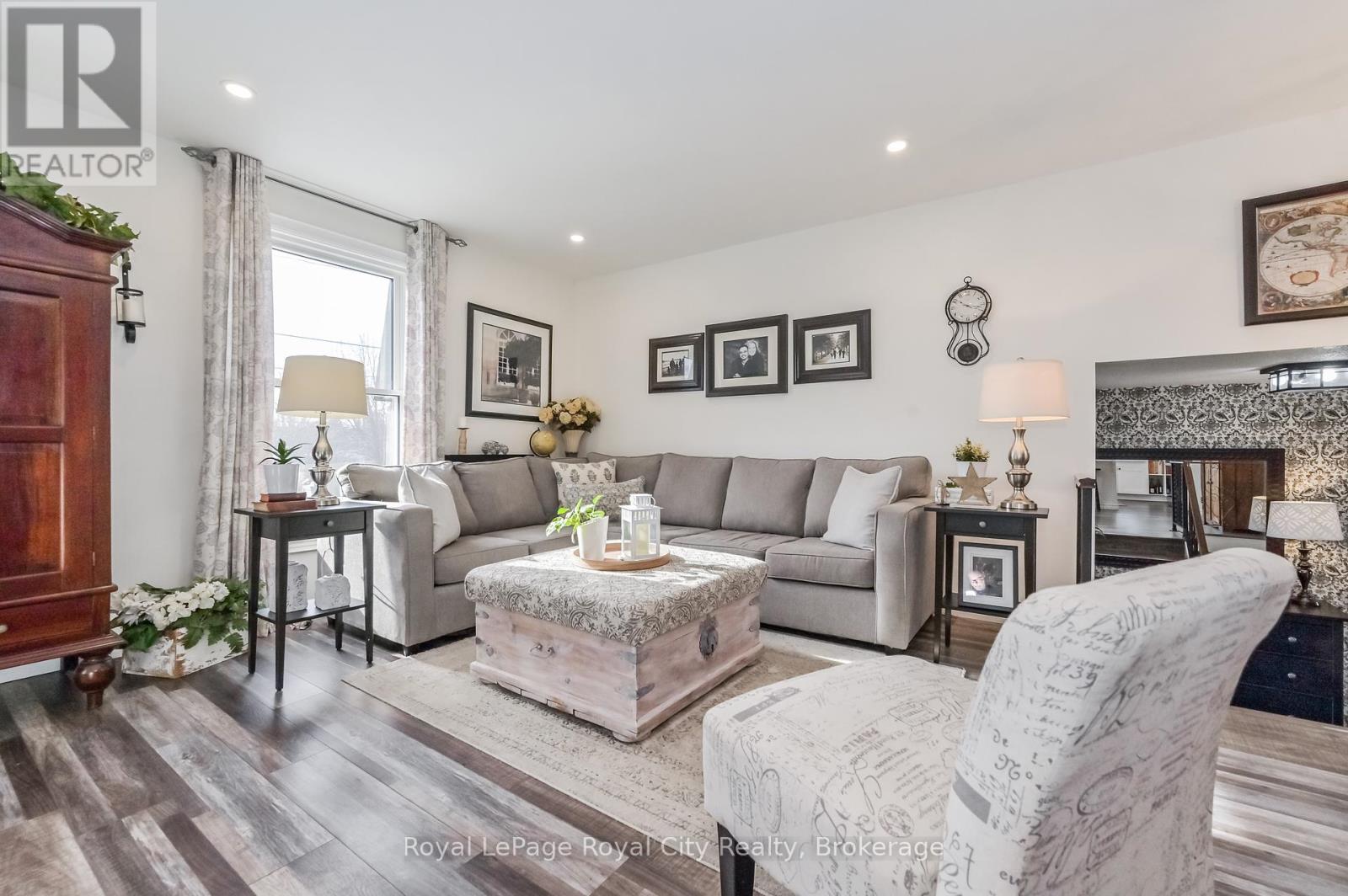 Property at 18 ISLINGTON AVENUE image 4