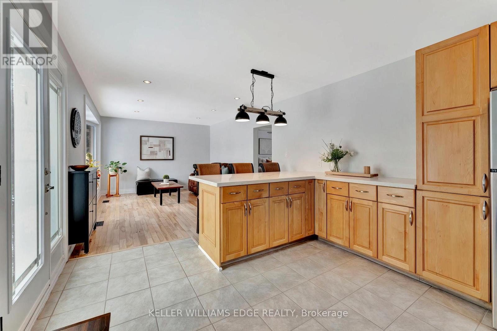 635 Inverness Avenue, Burlington (Lasalle), Ontario  L7T 3S9 - Photo 11 - W12011903