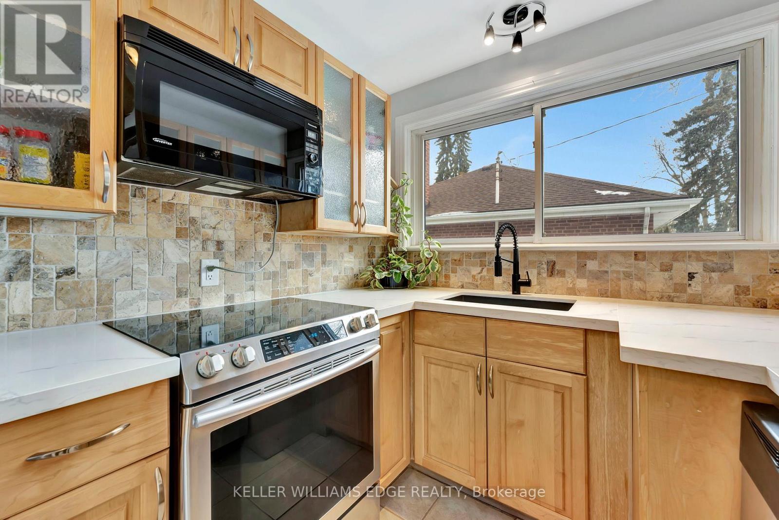 635 Inverness Avenue, Burlington (Lasalle), Ontario  L7T 3S9 - Photo 13 - W12011903